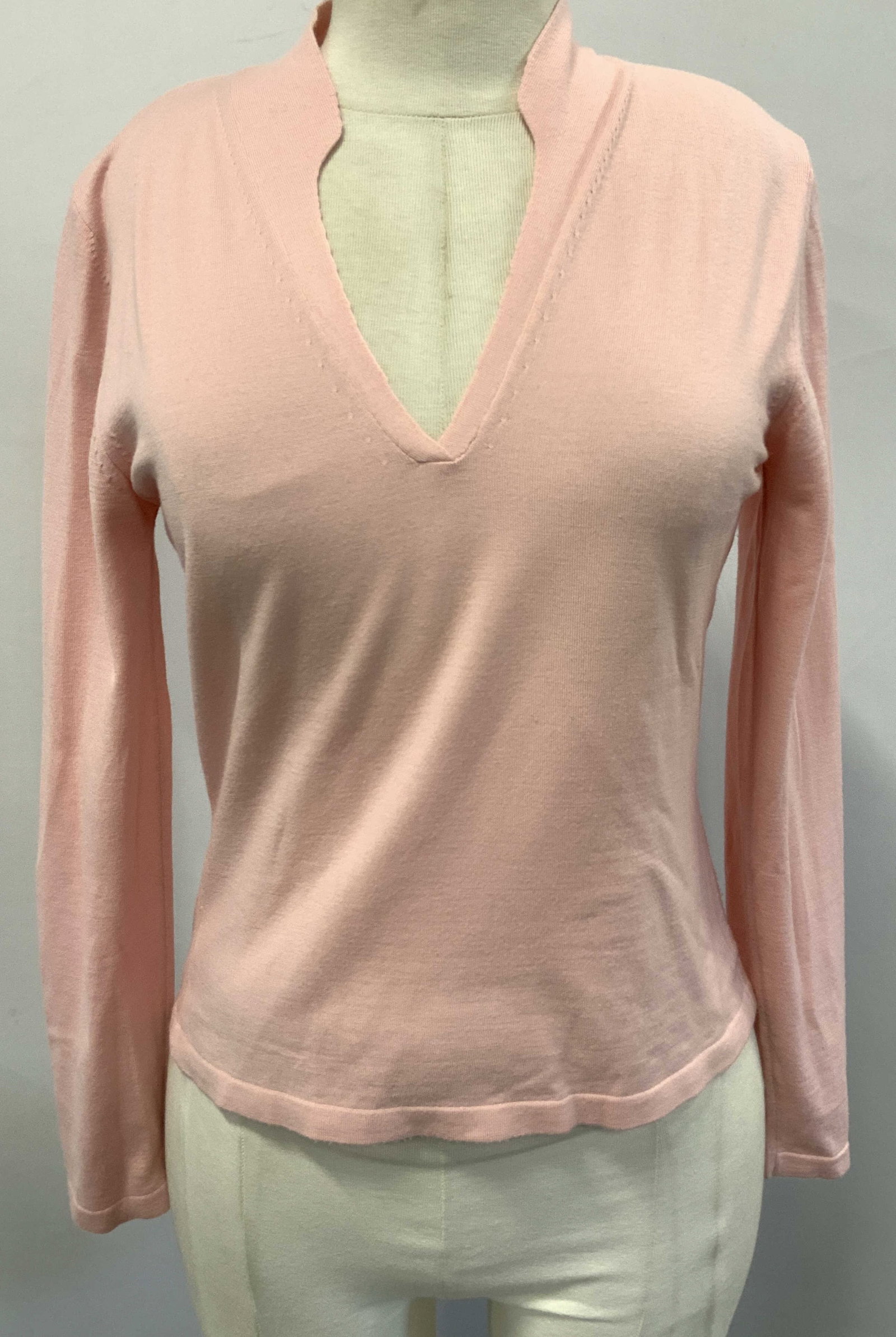Jemala Merino Wool Crop Sweater, Australia: Pink toned cropped torso Jemala merino wool long sleeve sweater, size small with v neckline. Sleeves measures 16 inches long, chest measures 15 inches across and torso measures 18 inches down. Minor w