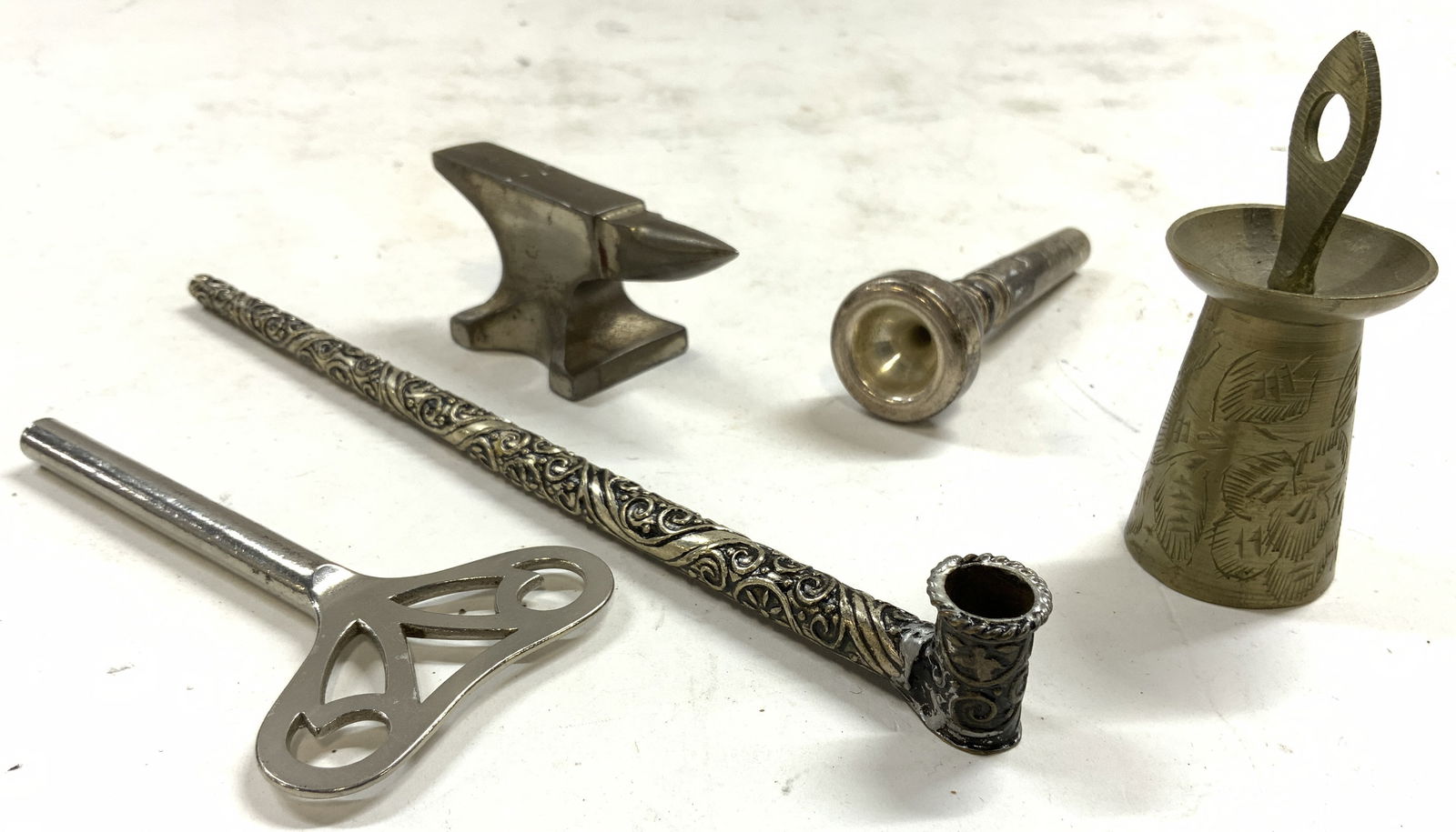 Lot 5 Assorted Metal Tabletop Accessories (1 of 6)
