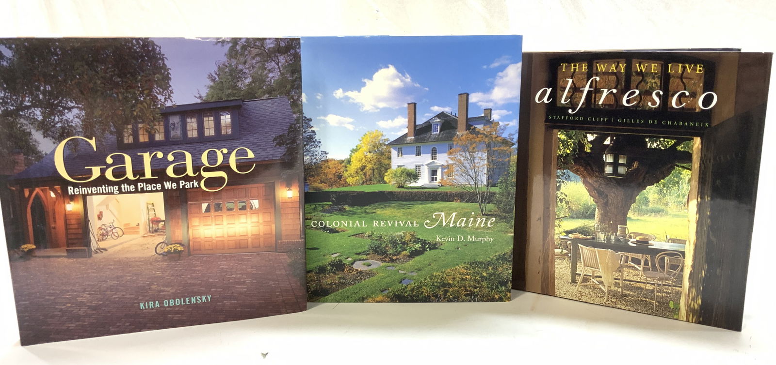 Lot 3 Home Decor Books, Colonial Revival, Garage (1 of 20)
