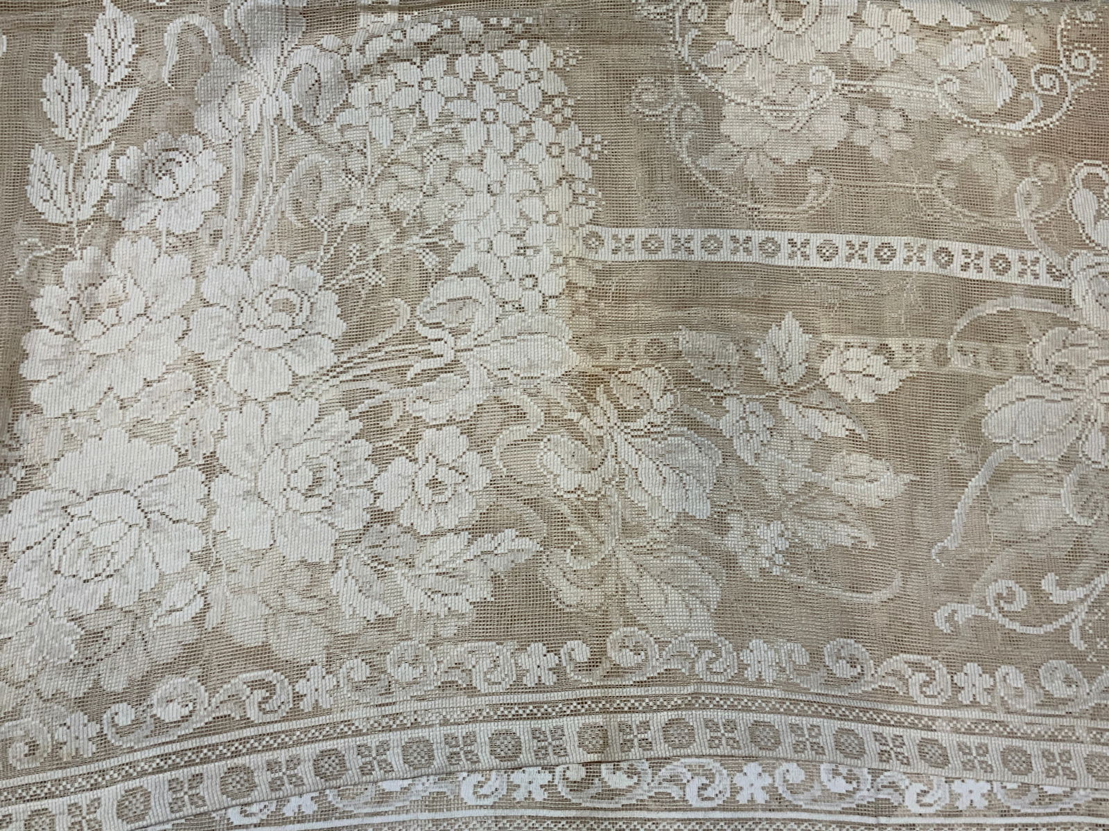 Vntg Off White Embroidered Linen Tablecloth (1 of 8)