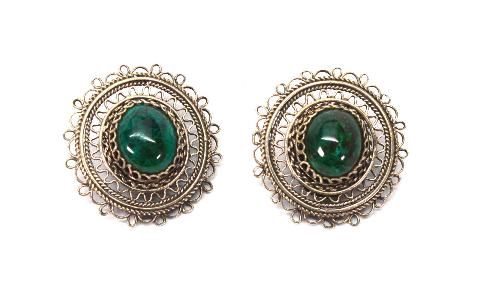 Vintage Silver Filigree Earrings W Malachite: Vintage hand-crafted silver filigree clip-on earrings with green malachite cabochons.1x1inVintage, hand-crafted silver filigree clip on earrings with oval malachite cabochons. Made in Israel. NB BS17