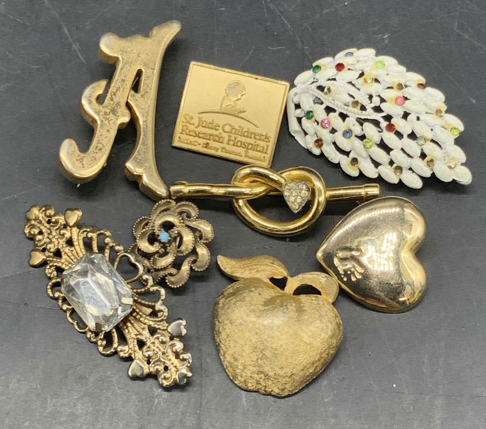 Lot 8 Vntg Heart Form & Geometric Brooches, CORO + (1 of 11)
