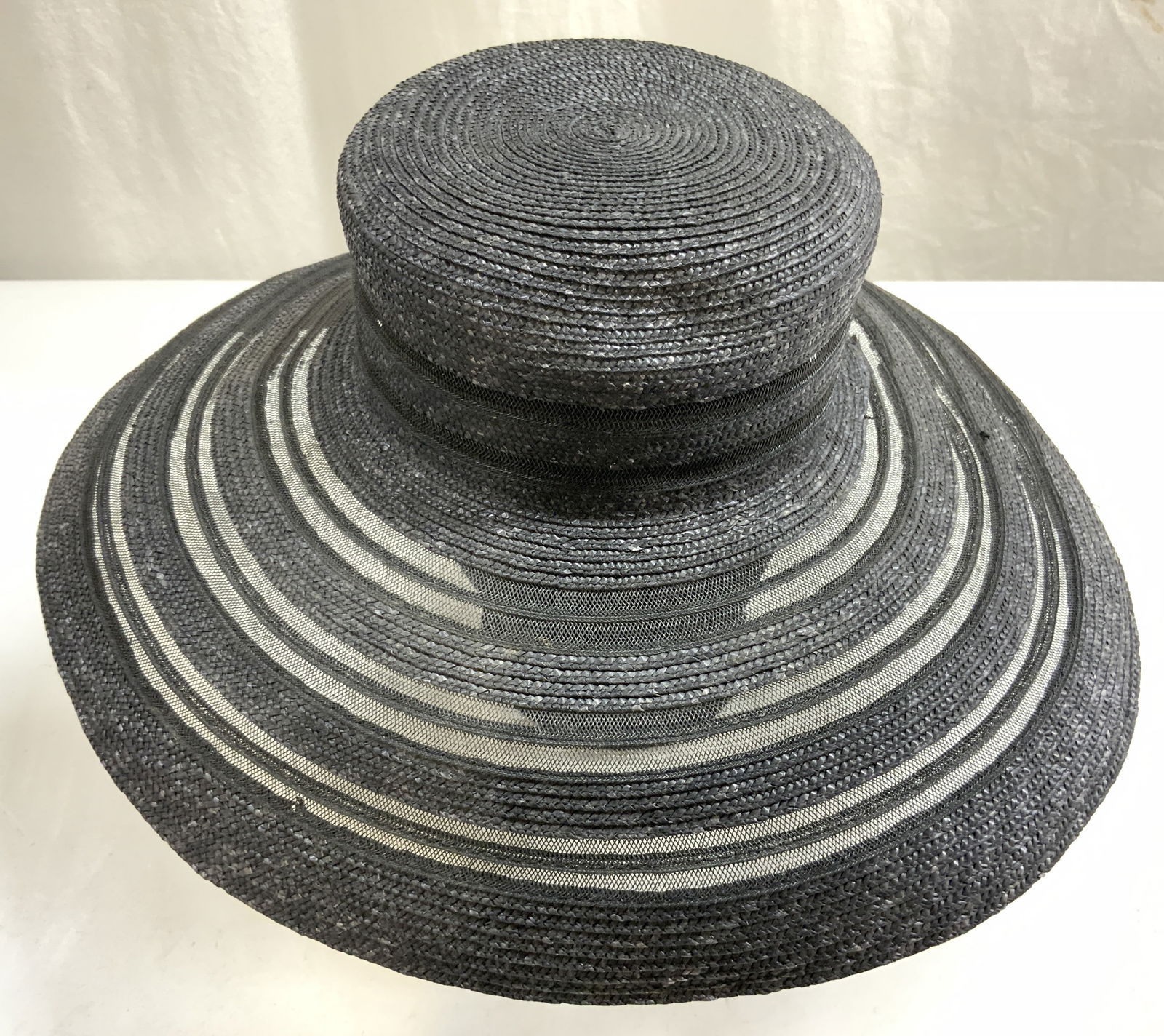 NEIMAN MARCUS Woven Straw & Netted Hat Blk ITALY (1 of 6)
