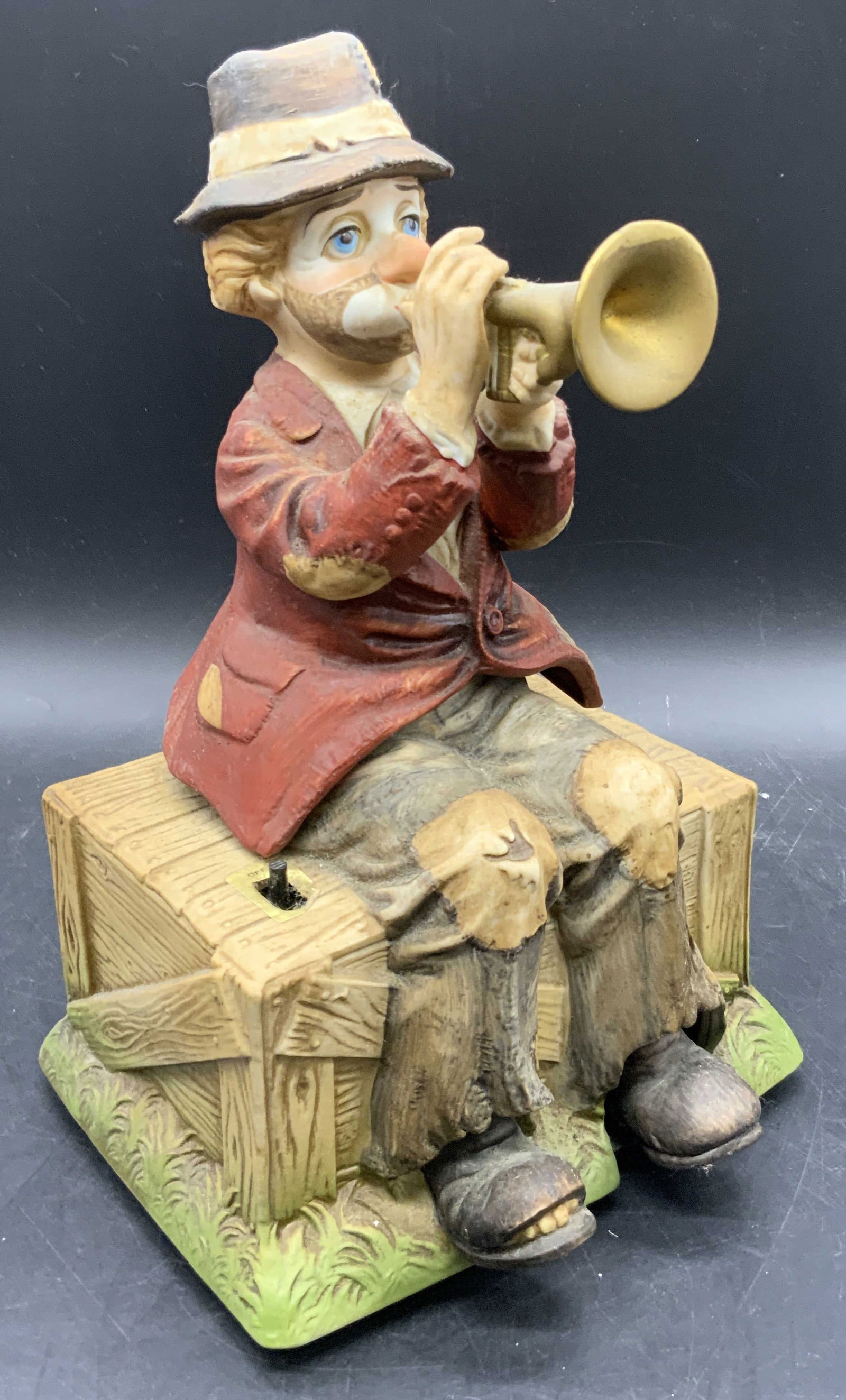 WACO Vntg Ceramic Willie the Trumpeter Music Box (1 of 9)