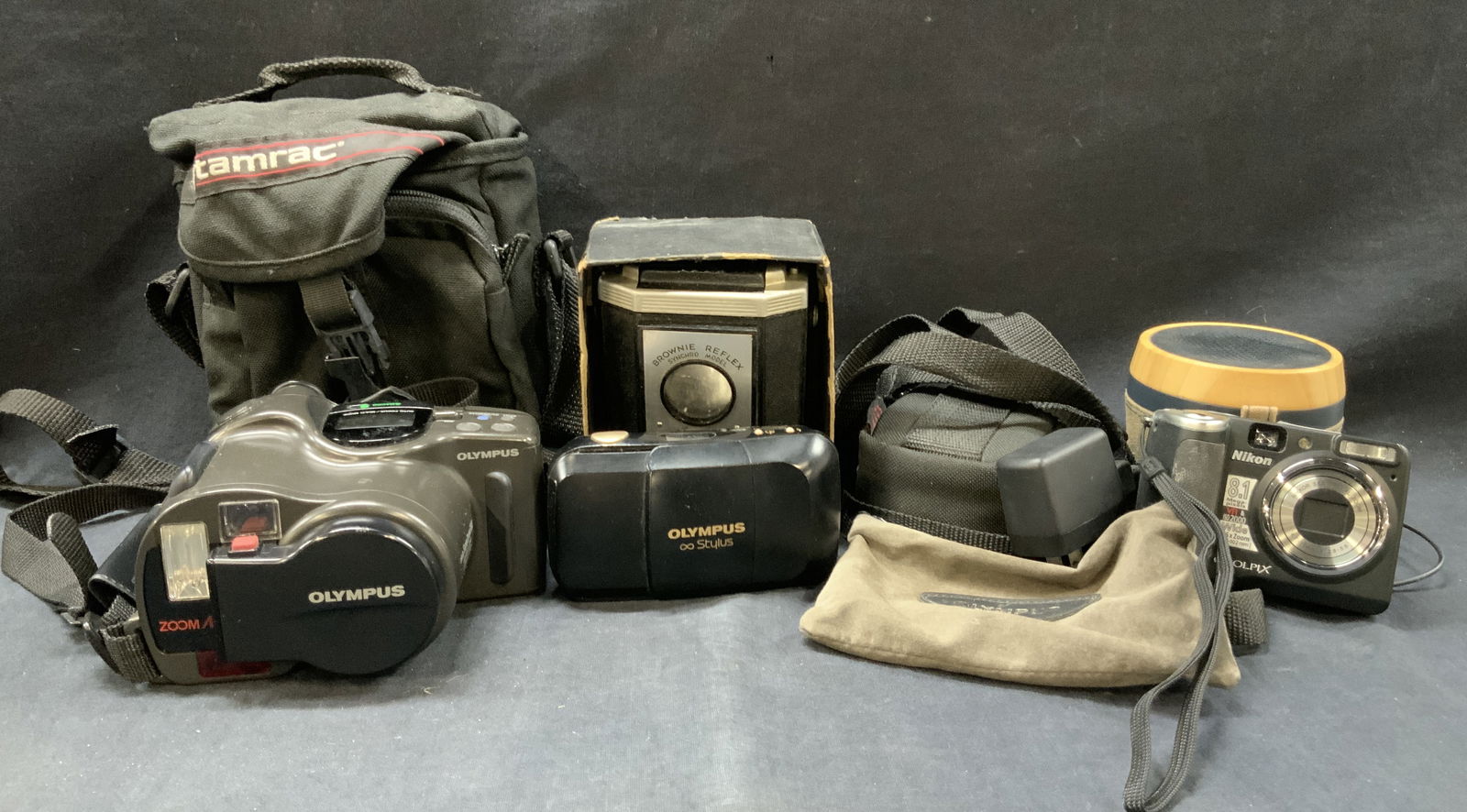 Lot 5 Vntg Film Cameras W Cases (1 of 12)