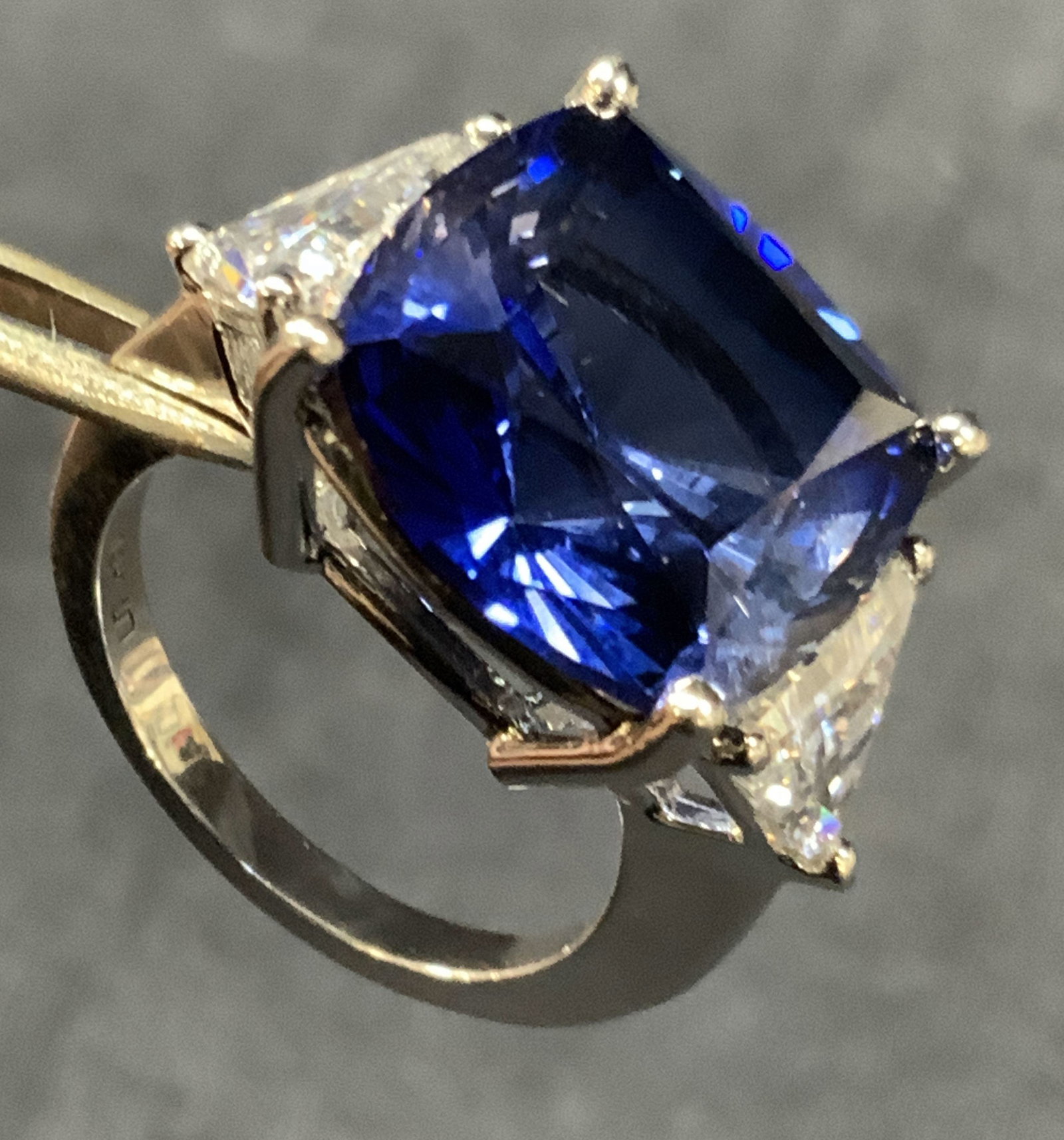 14 K Blue Sapphire Ring (1 of 7)
