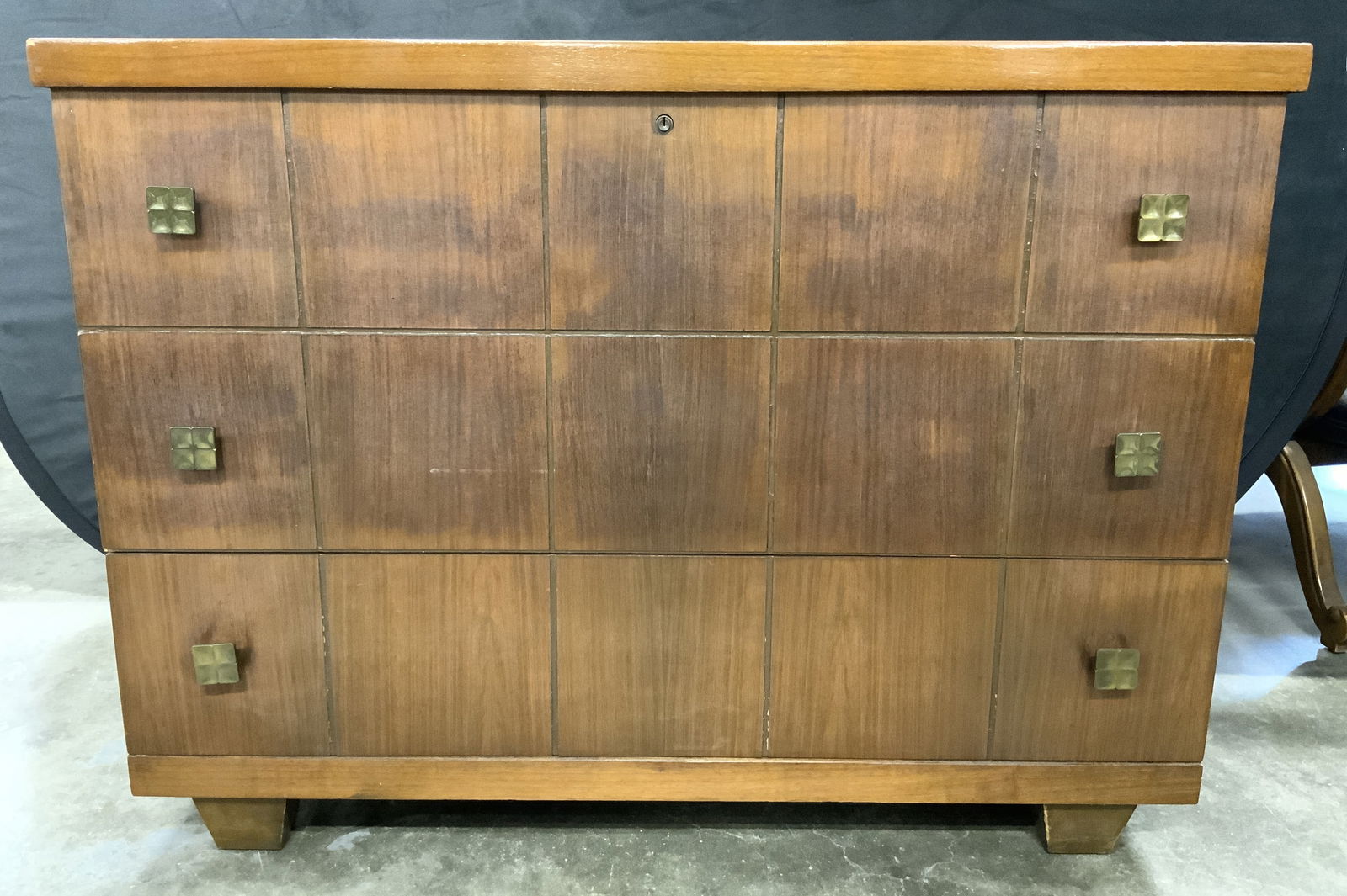 BILLINGHAM MFG CO Vtg Cedar Chest W Hinged Lid (1 of 9)