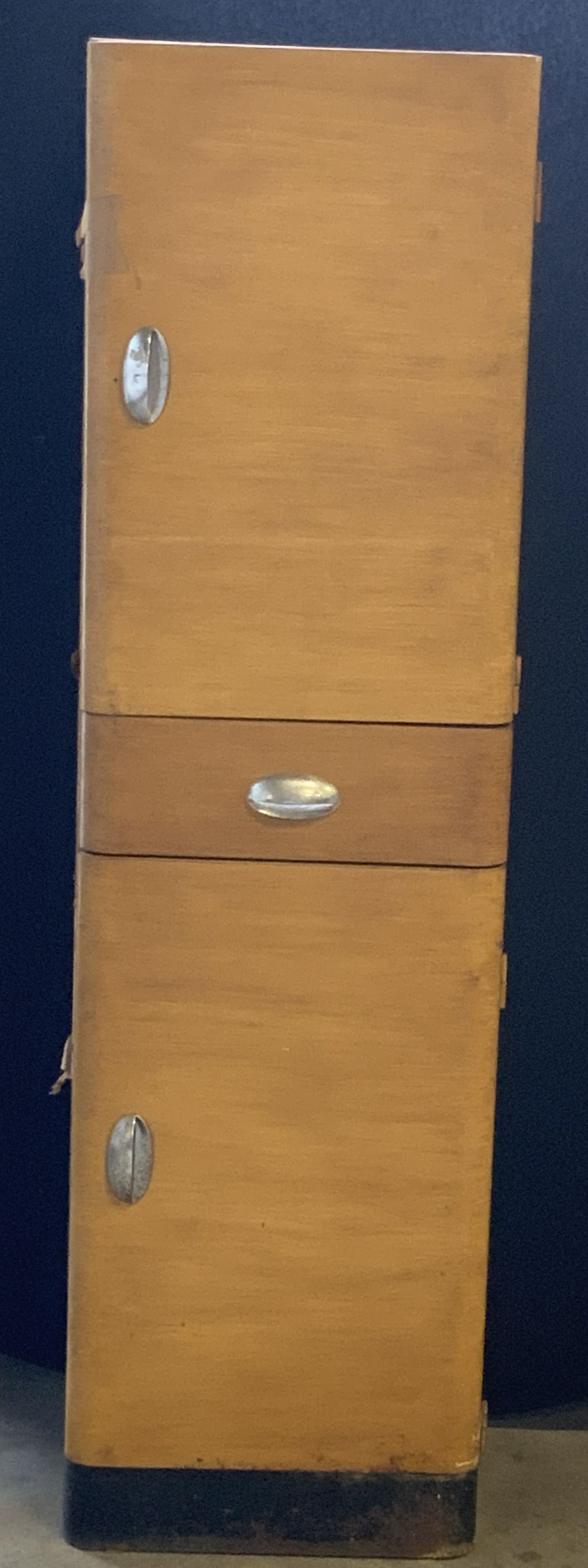 ACME METAL SPECIALTIES CO. Vintage Cabinet (1 of 10)