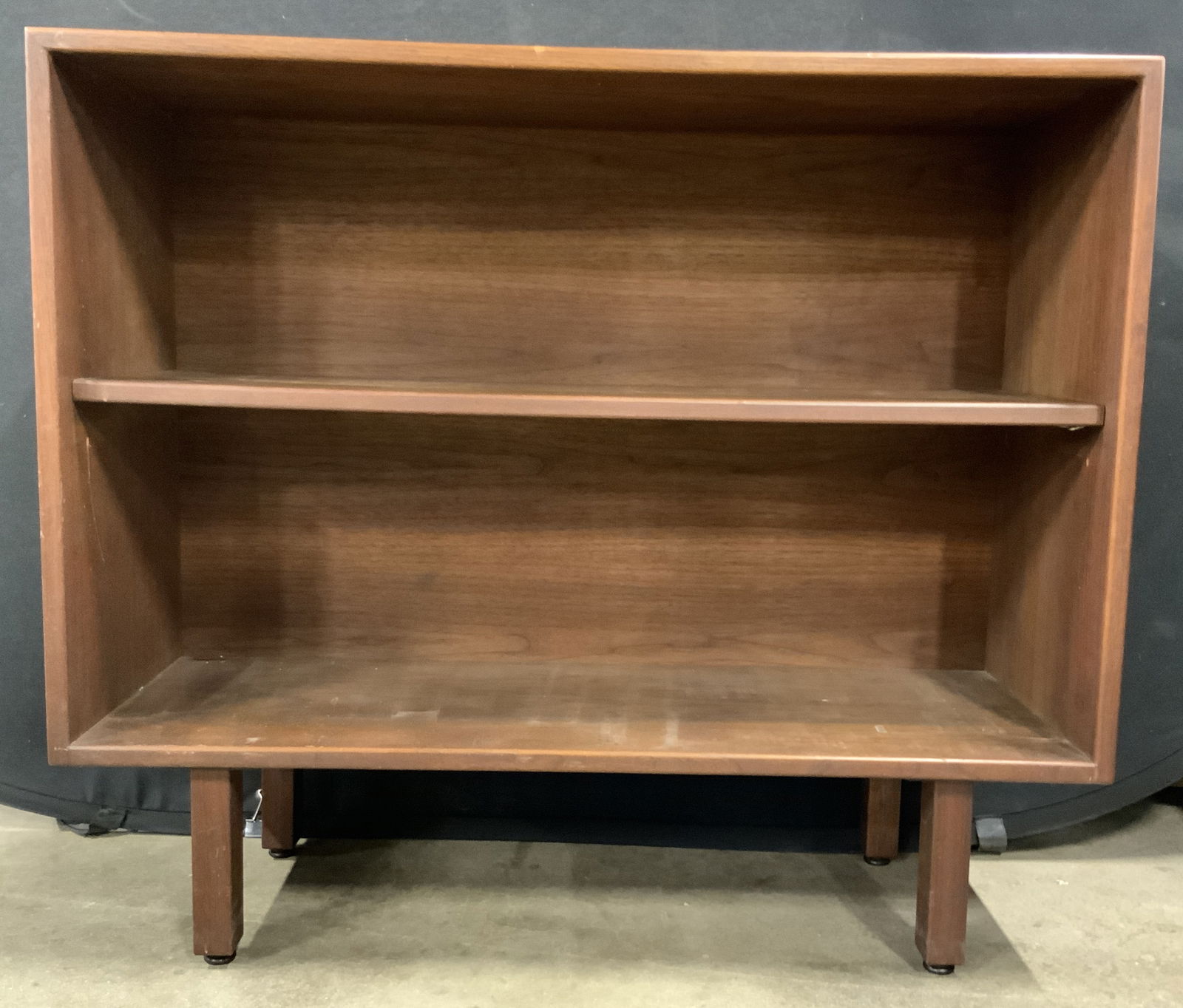 JENS RISOM DESIGNS Vintage MCM Walnut Bookcase (1 of 10)