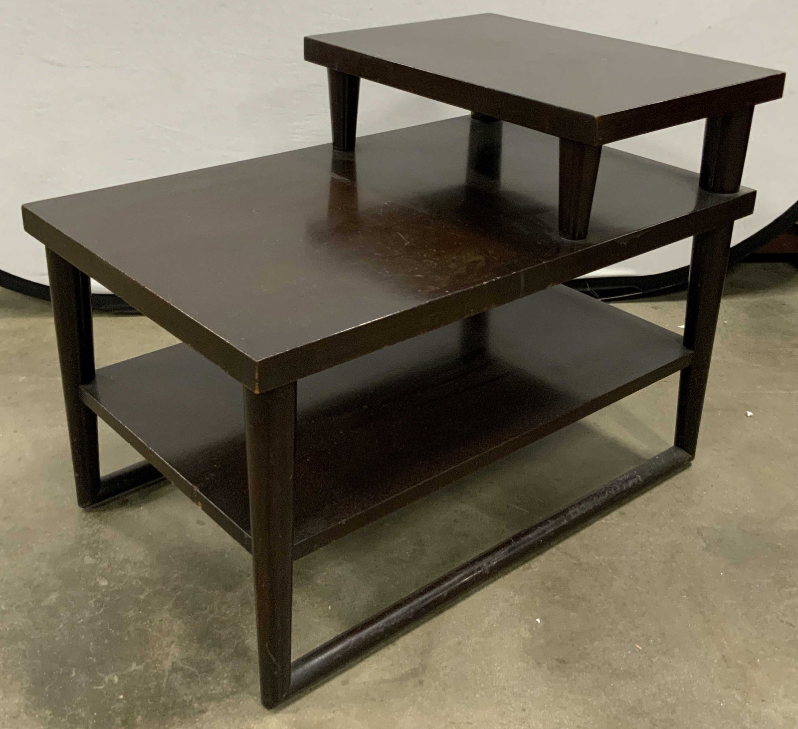 JOHN STUART INC. Vintage Mahogany Side Table (1 of 9)