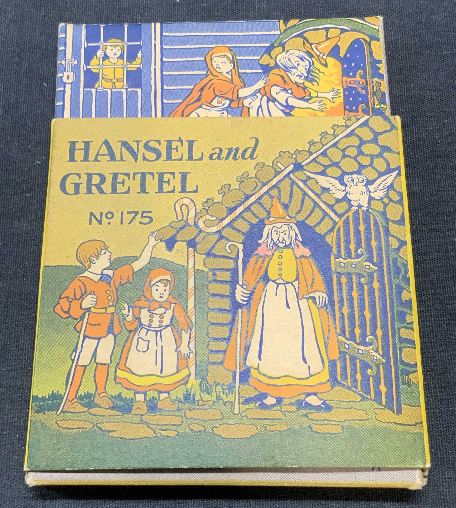 EBERHARD FABER Hansel & Gretel No. 175 Pencils: Vintage Hansel & Gretel colored pencils by EBERHARD FABER. The obverse depicts Hansel and Gretel with the witch. The verbiage to the obverse reads Hansel and Gretel No. 175. Comes with colored pencils