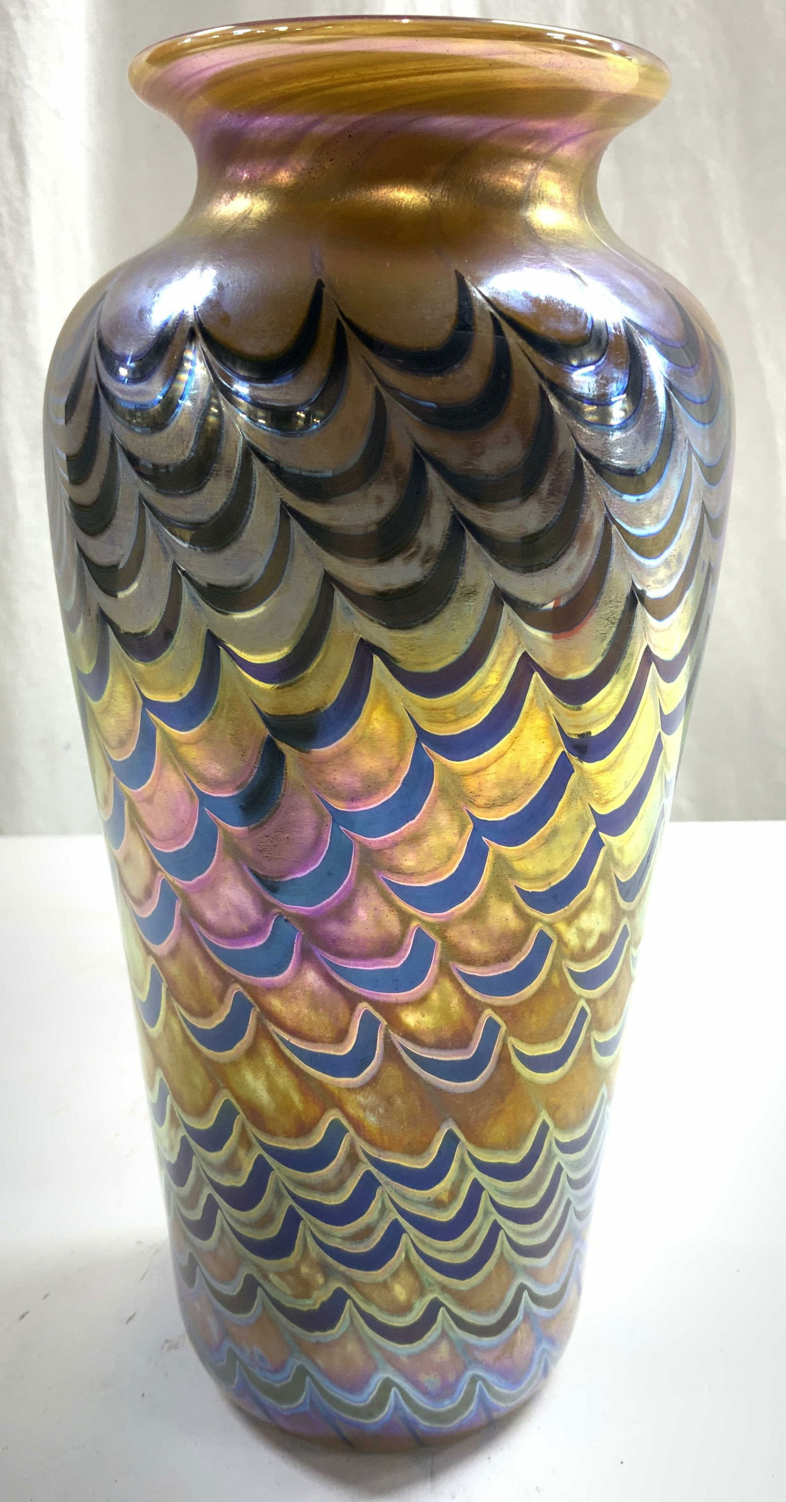 GLASS EYE STUDIO Signed Hand Blown Vase (1 of 10)