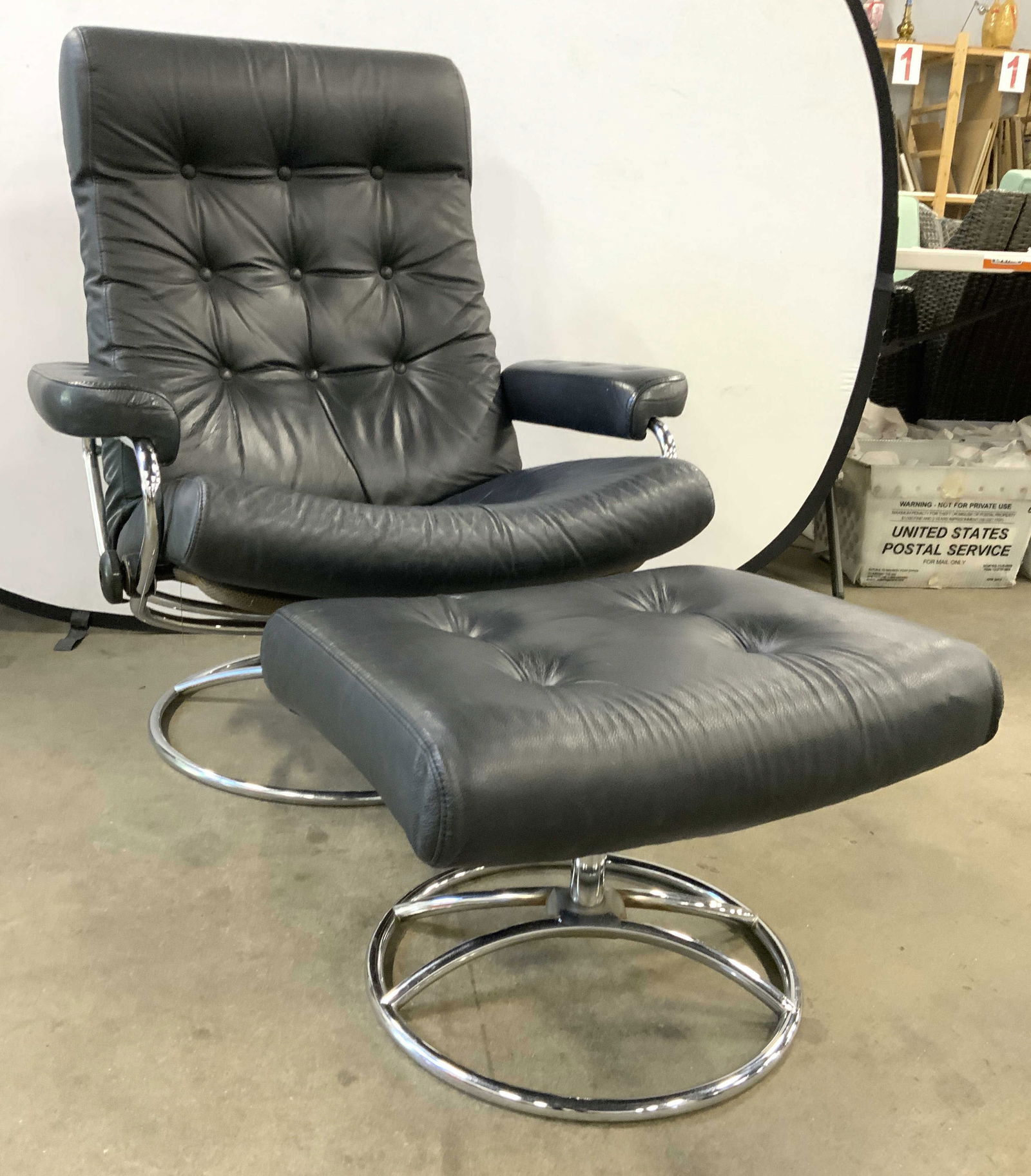 EKORNES STRESSLESS MCM Blk Leath Armchr W Footrest (1 of 10)