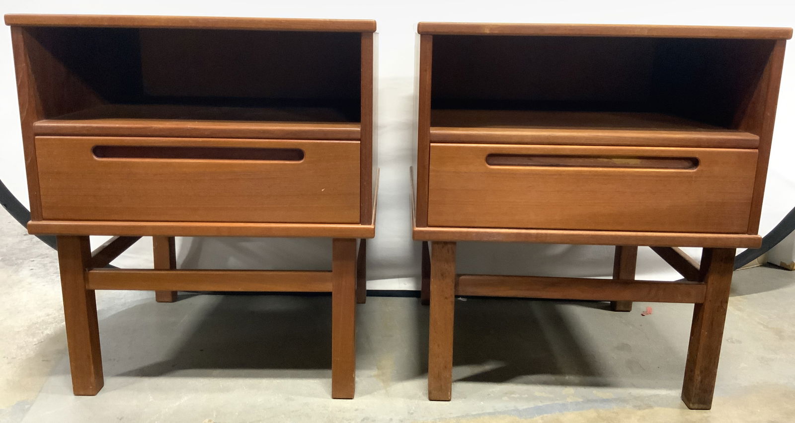 NILS JONSSON TORRING MOBELFABRIK MCM Nightstands (1 of 10)