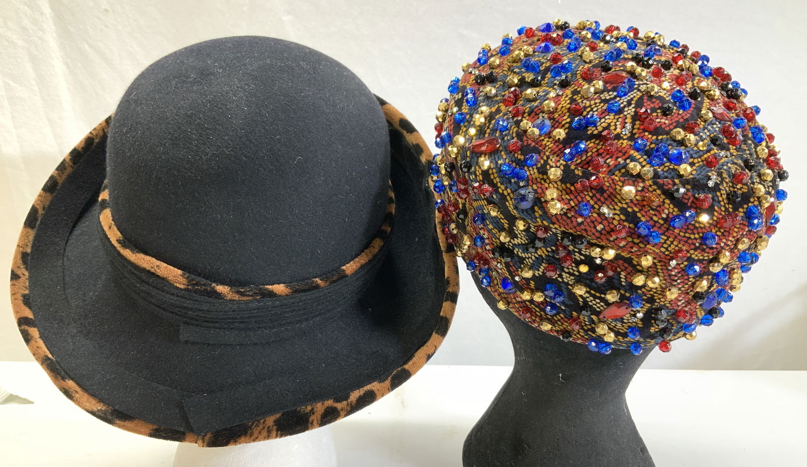 Oscar de La Renta & Maxine?s Luxury Hats, Box (1 of 10)