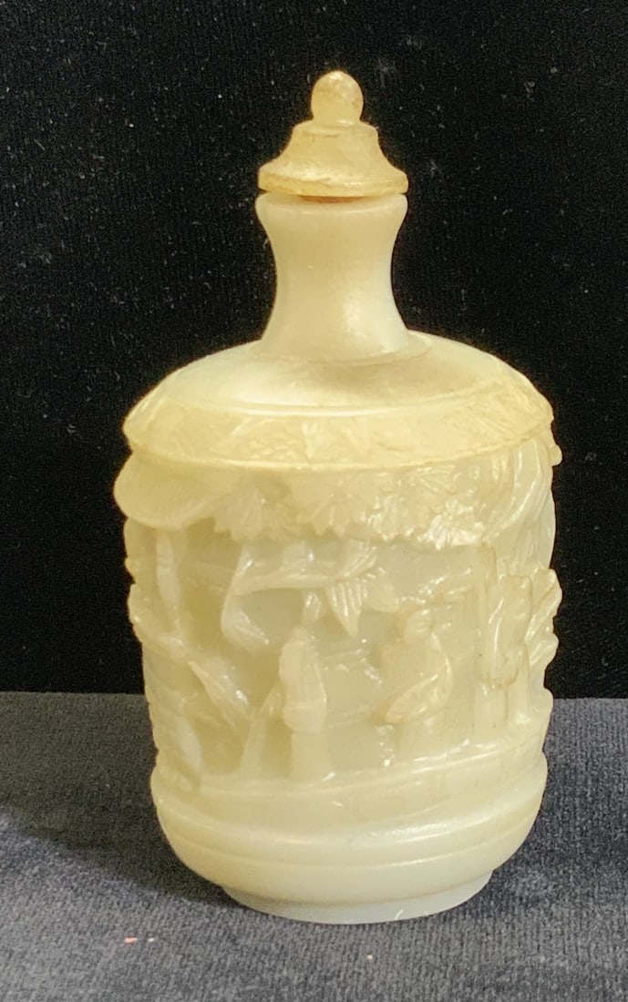 Carved Green Jadeite Asian Snuff Bottle w Spoon (1 of 7)