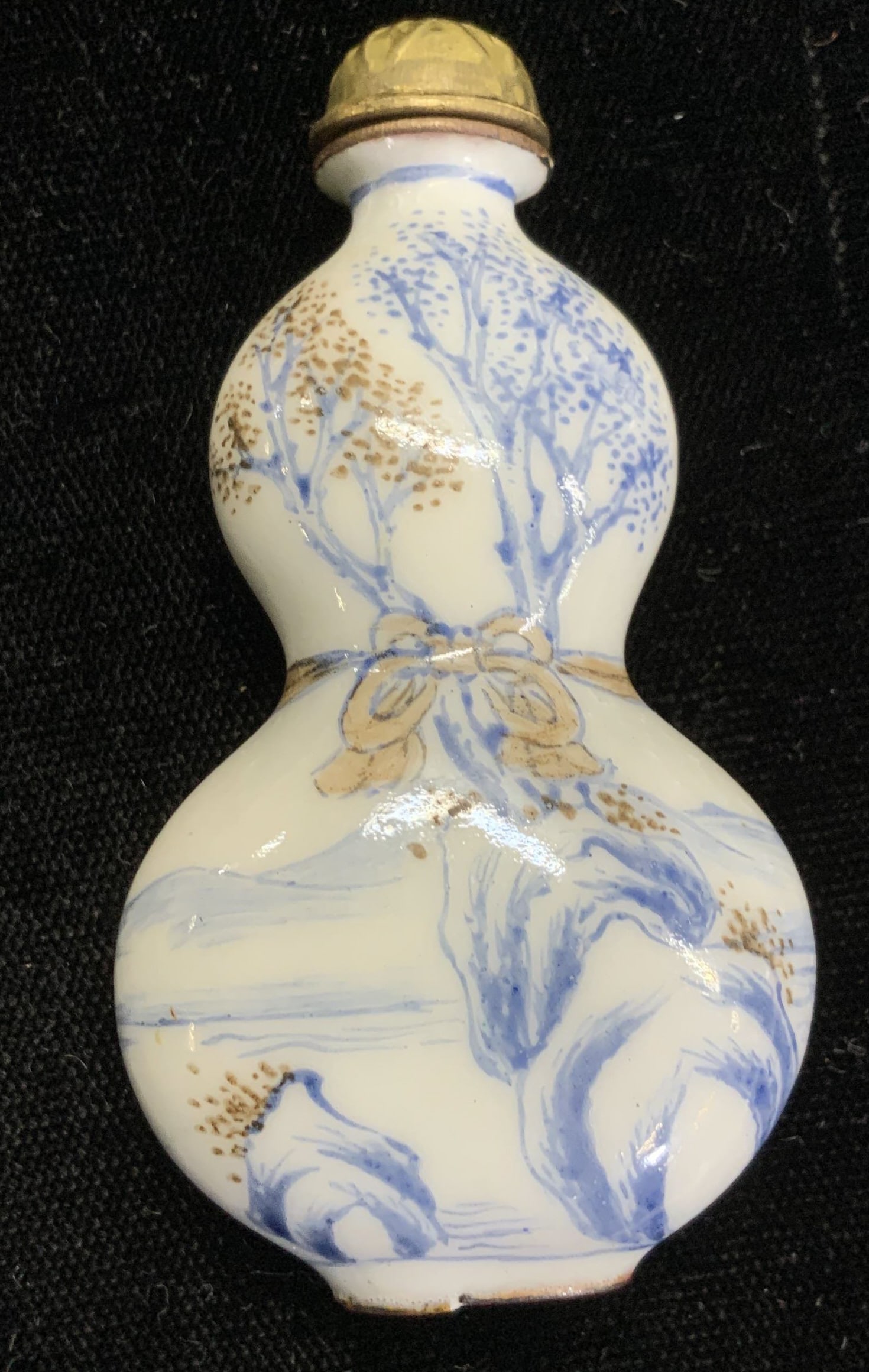 Collectible Painted Enamel Asian Snuff Bottle (1 of 7)