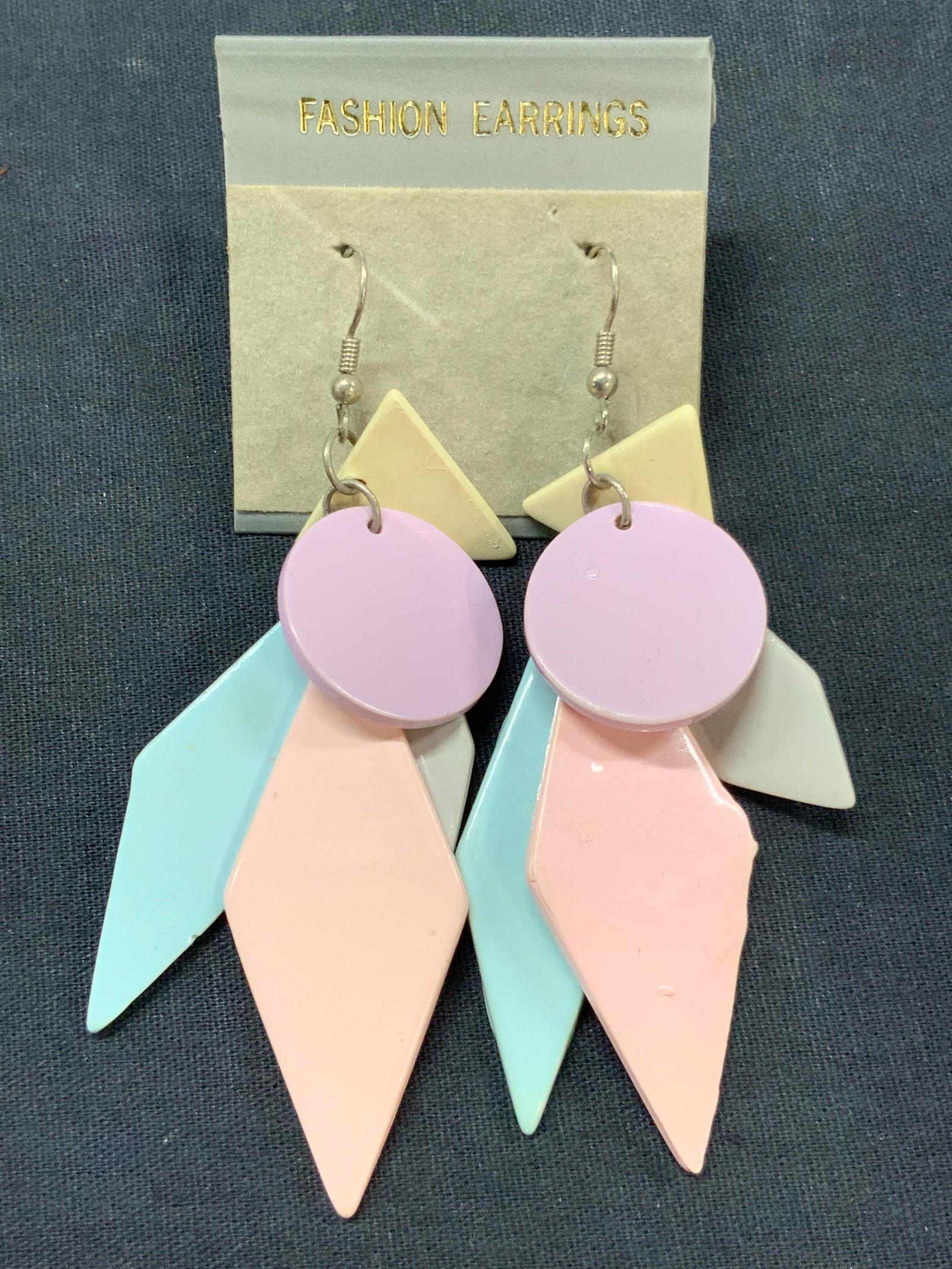 Pr Retro Style Wooden Shape Earrings (1 of 6)
