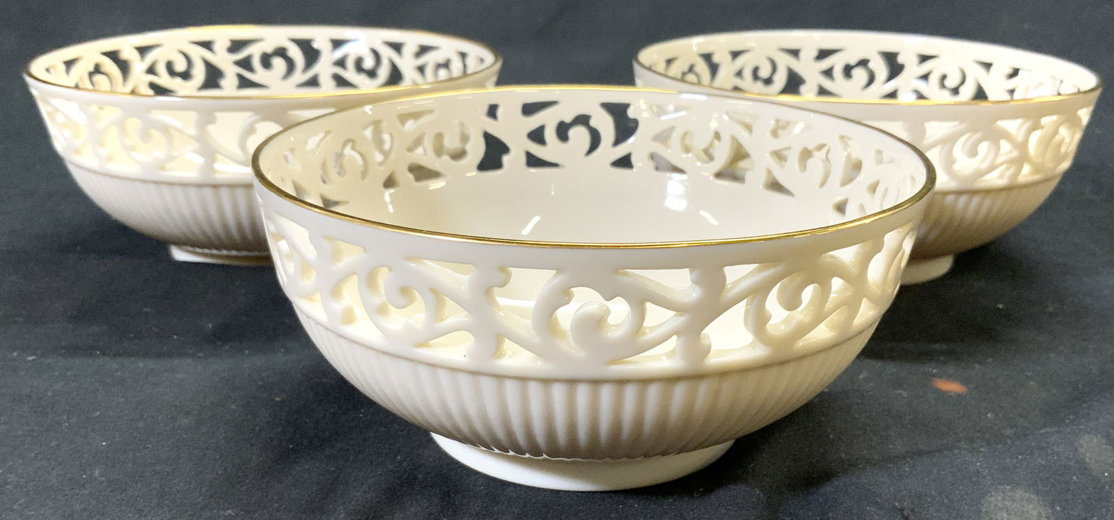 LENOX Set 3 Porcelain Gilt Rim Tracery Bowls (1 of 7)