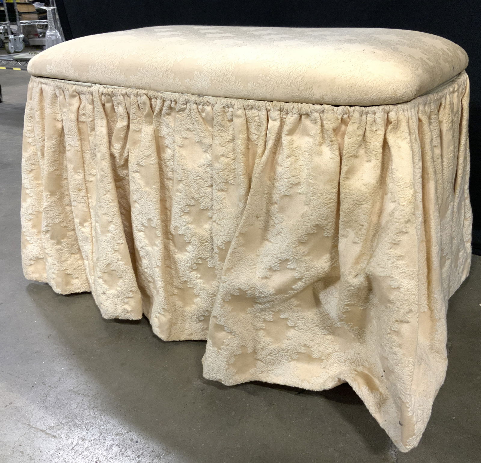 GAY TIME PEARL WICK Vntg Skirted Ottoman (1 of 8)