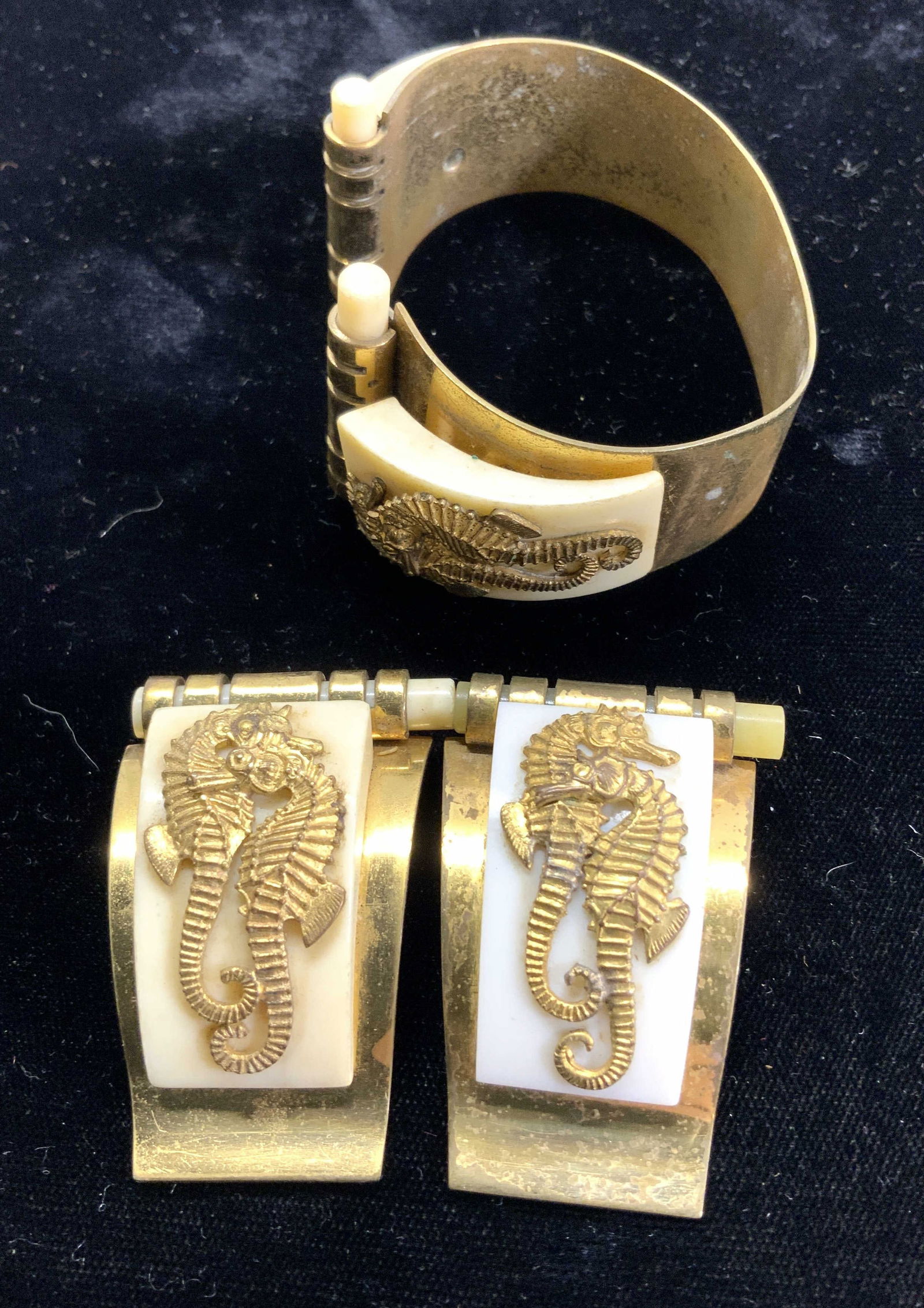 Seahorse Vntg Brass Jewelry Set 3, Dress Clips/Cuff (1 of 7)