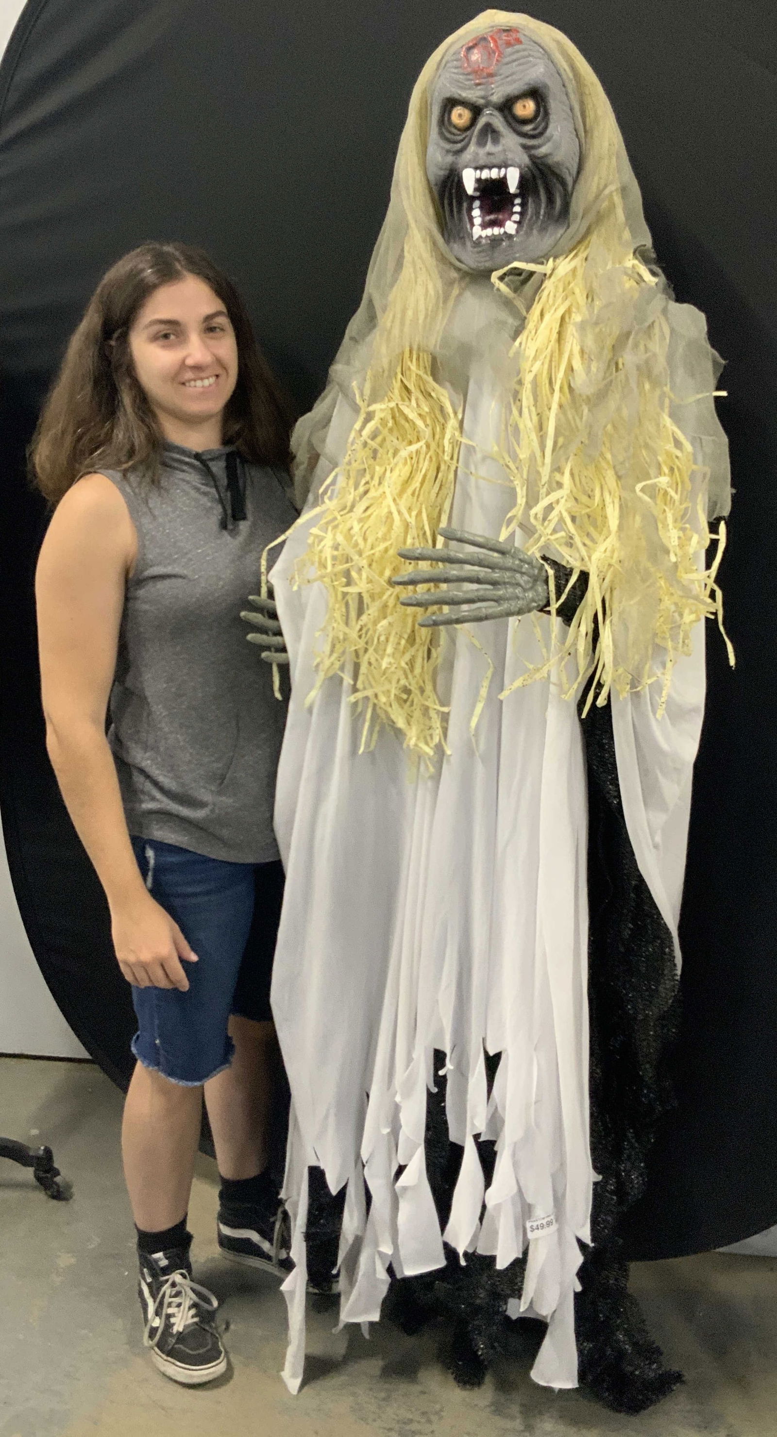 Lot 7 Halloween Display Figure & Bowls (1 of 9)