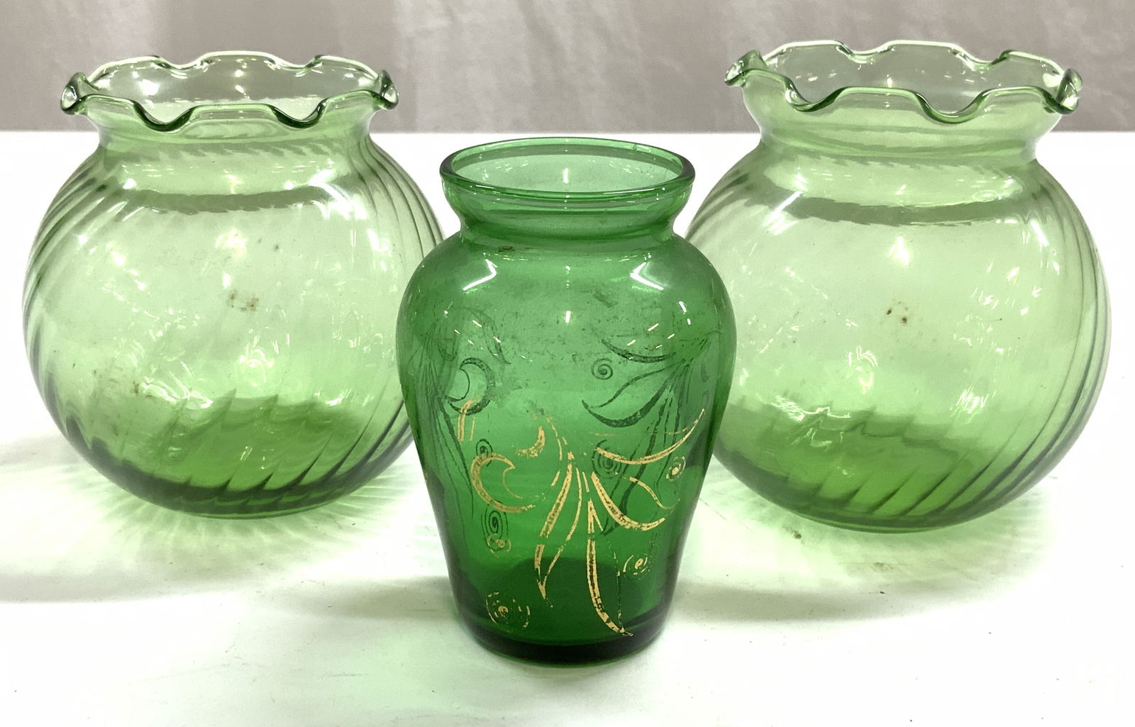 Lot 3 Assorted Art Glass Vessels Green (1 of 7)