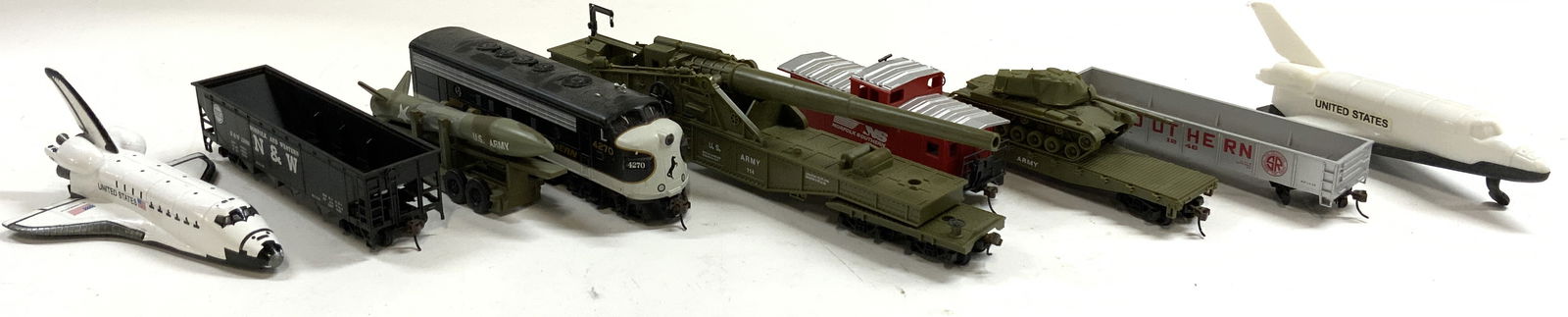 Lot 10 Toy Rocket Ships Army Vehicles & Train Cars (1 of 10)