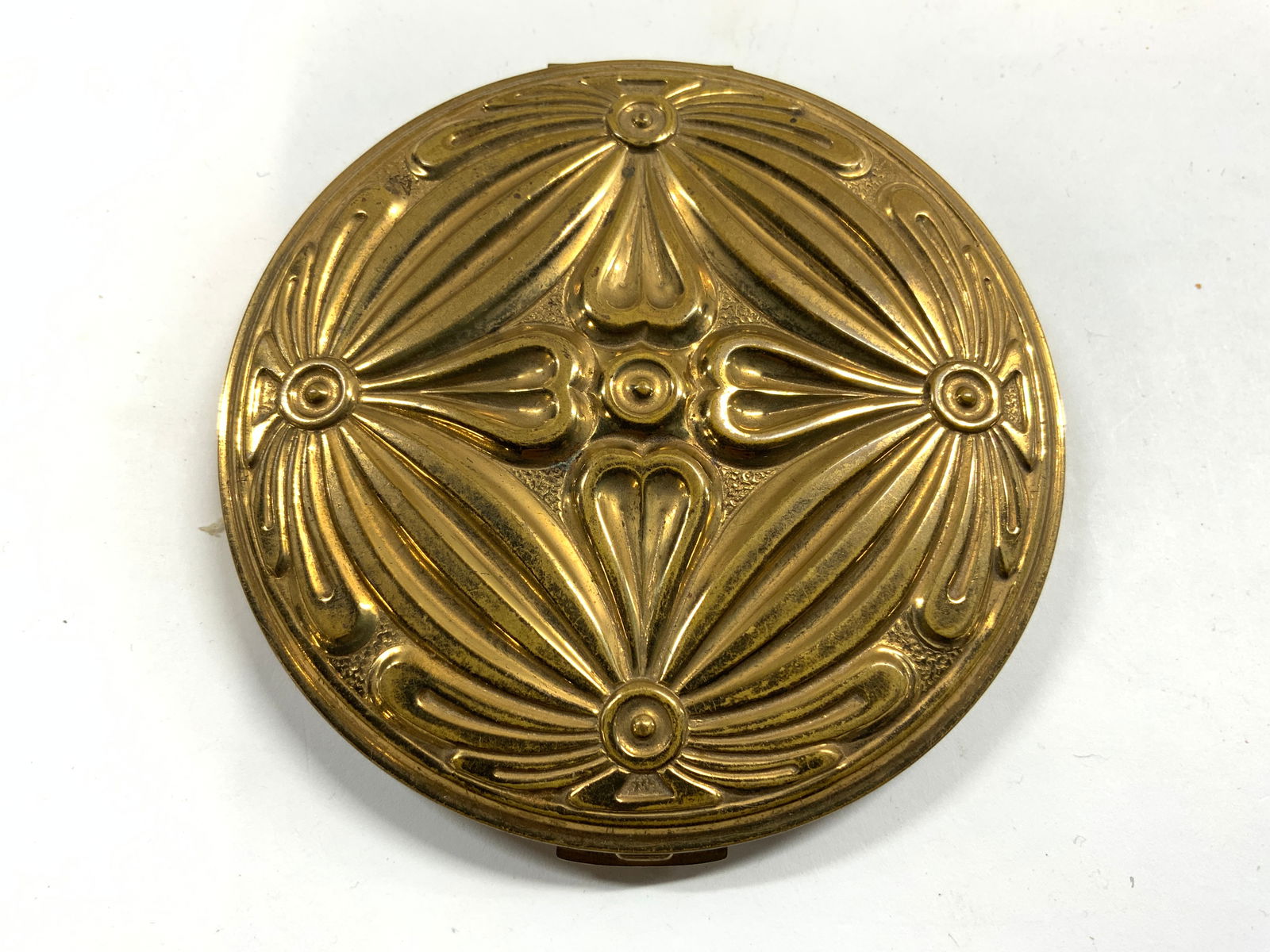 VOLUPTE US Vintage Gilt Metal Pocket Makeup Mirror (1 of 6)