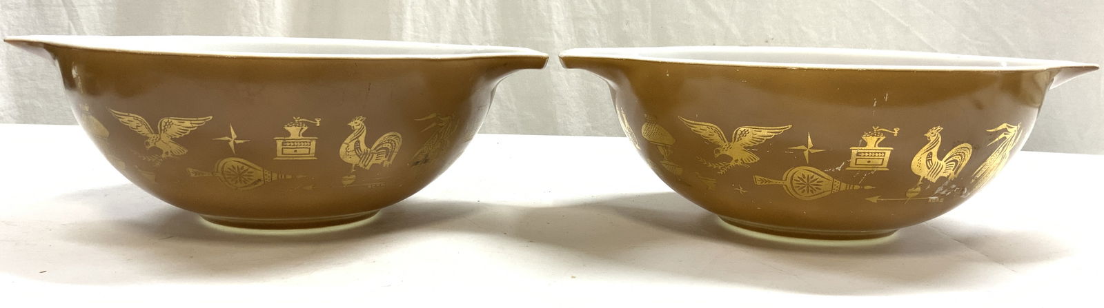 PYREX Pair Glass Serving Bowls Brown USA (1 of 6)