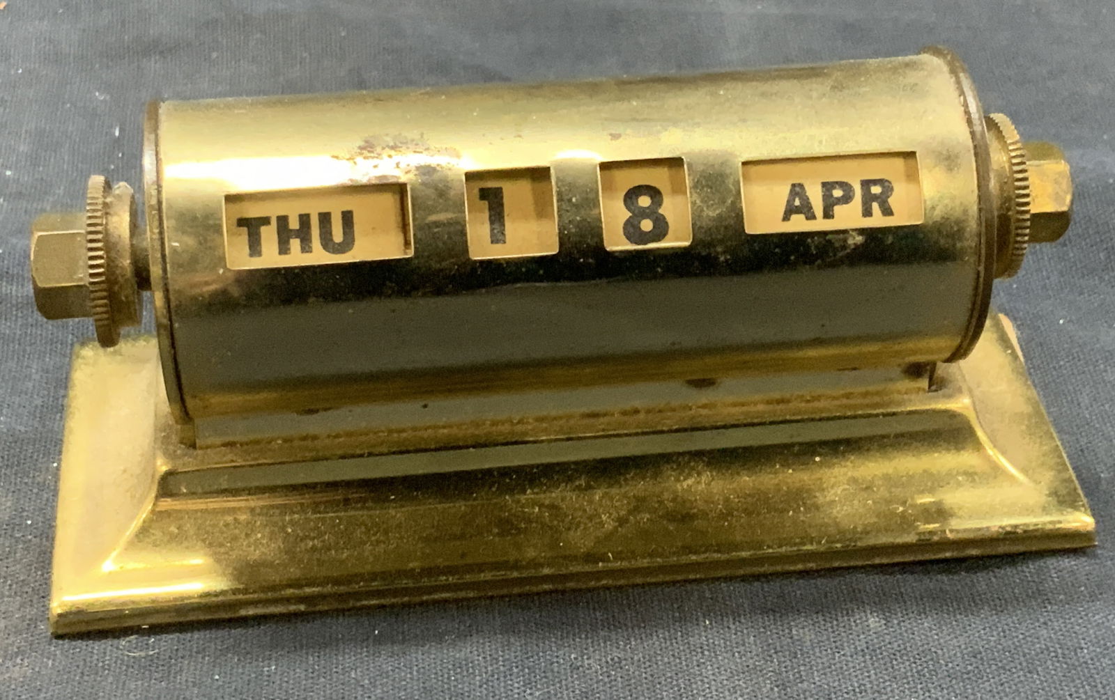 Vntg Brass Rolling Desk Calendar (1 of 7)