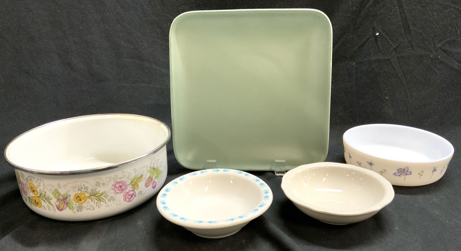 Lot 5 Porcelain Glass & Enamel Tableware (1 of 11)