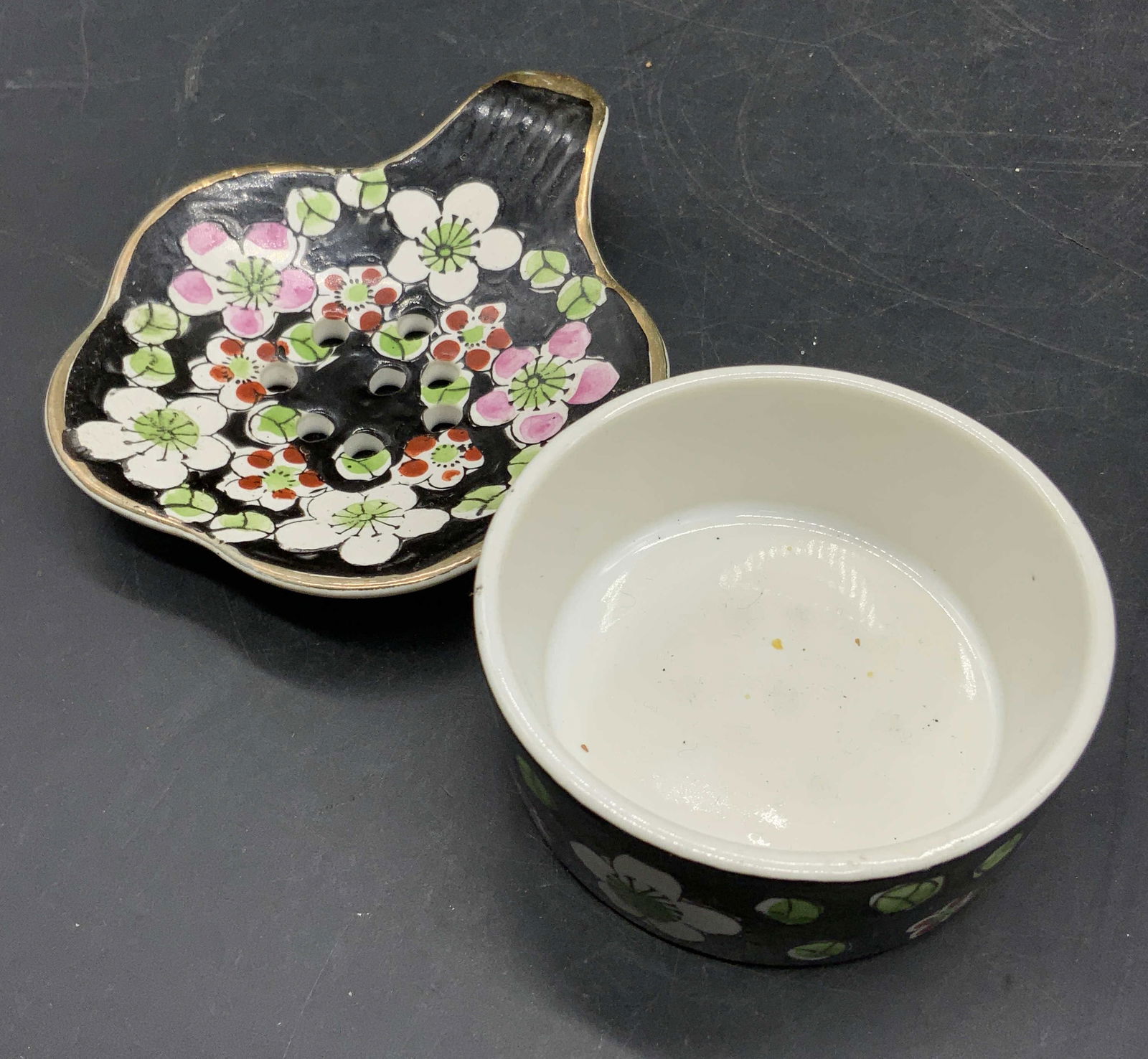 Set Vintage Floral Porcelain Tea Strainer & Holder (1 of 9)