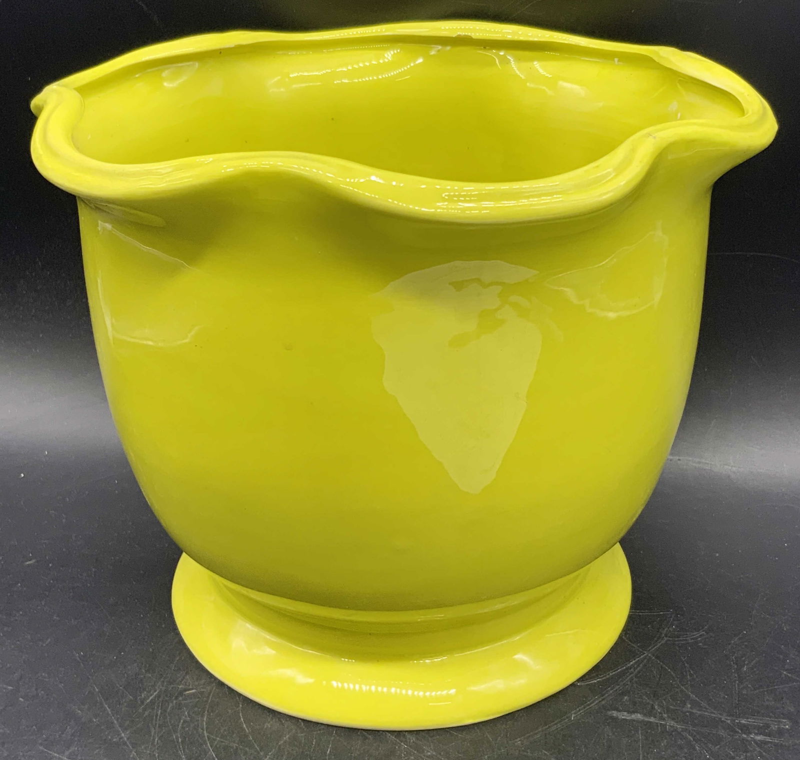 JACKSON & PERKINS Ceramic Ruffle Rim Planter (1 of 7)