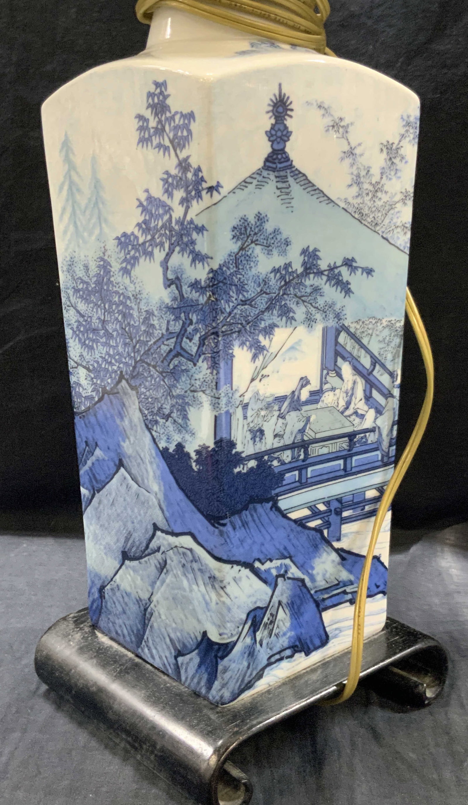 Asian Style Ceramic Tabletop Lamp (1 of 9)