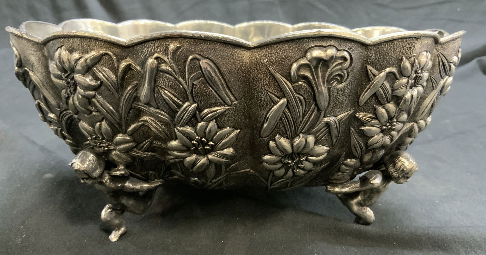 Vntg Scalloped Pewter Vessel W Cherub Feet (1 of 7)