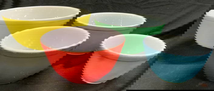 PYREX Lot 4 Serving Bowls