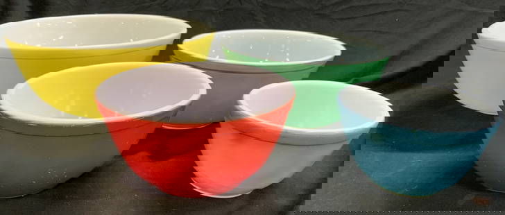 PYREX Lot 4 Serving Bowls: Each bowl reads PYREX On underside. Lot includes 4 bowls, yellow, green, red & blue tones. Each bowl has white toned interior. Largest bowl measures approximately 10.25 inches diameter 4.25 inches