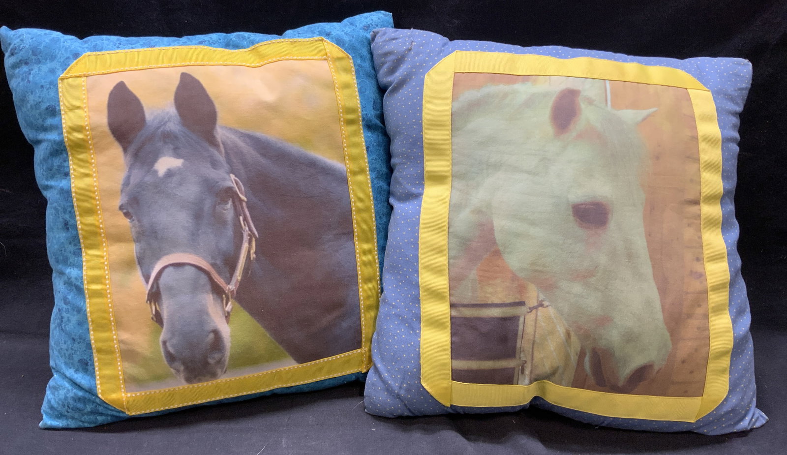 Lot 2 Vintage Horse Pillows (1 of 8)