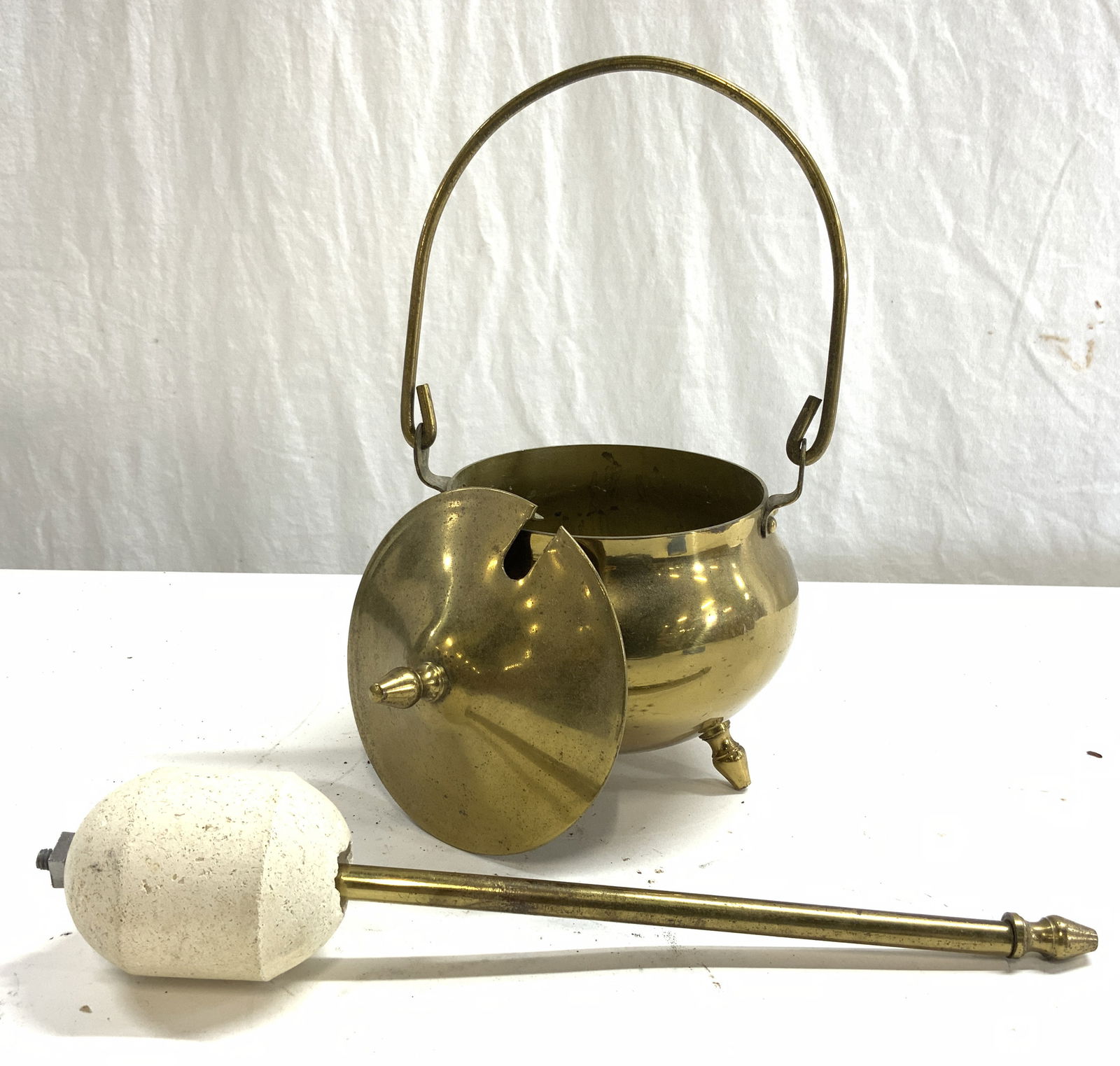 Lidded Brass Smudge Pot Fire Starting Pot (1 of 6)