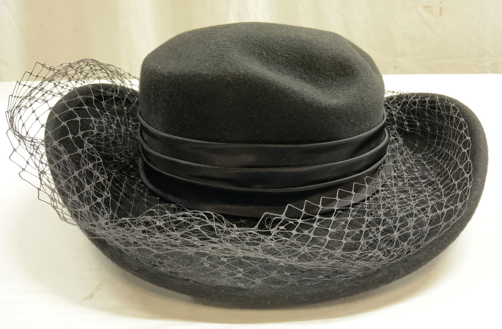 GEO W BOLLMAN & CO Netted Felt Brimmed Hat Blk (1 of 8)