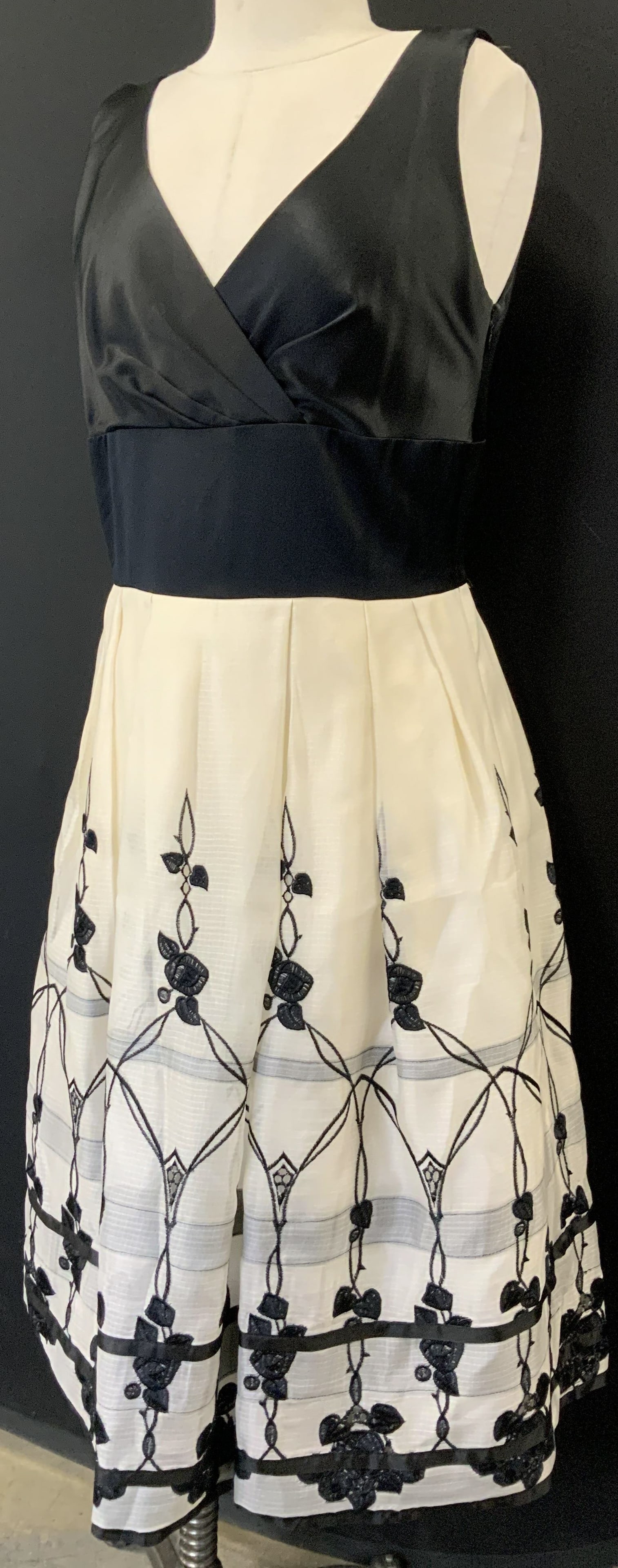 Kay Unger NY Black & White Silk Evening Dress (1 of 8)