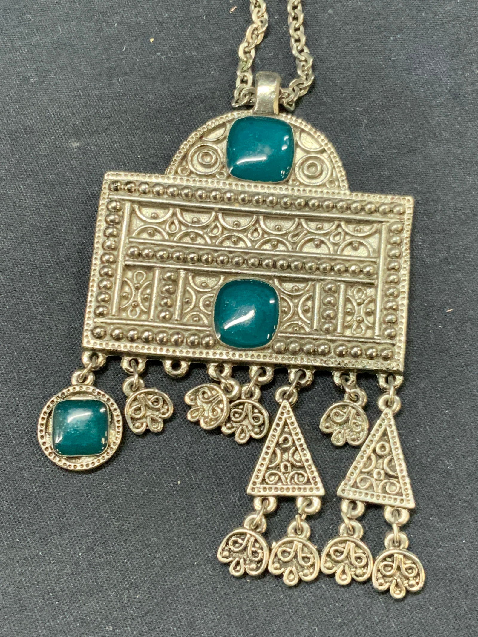 Vntg Silver Tn Metal Crafted Pendant Necklace (1 of 8)