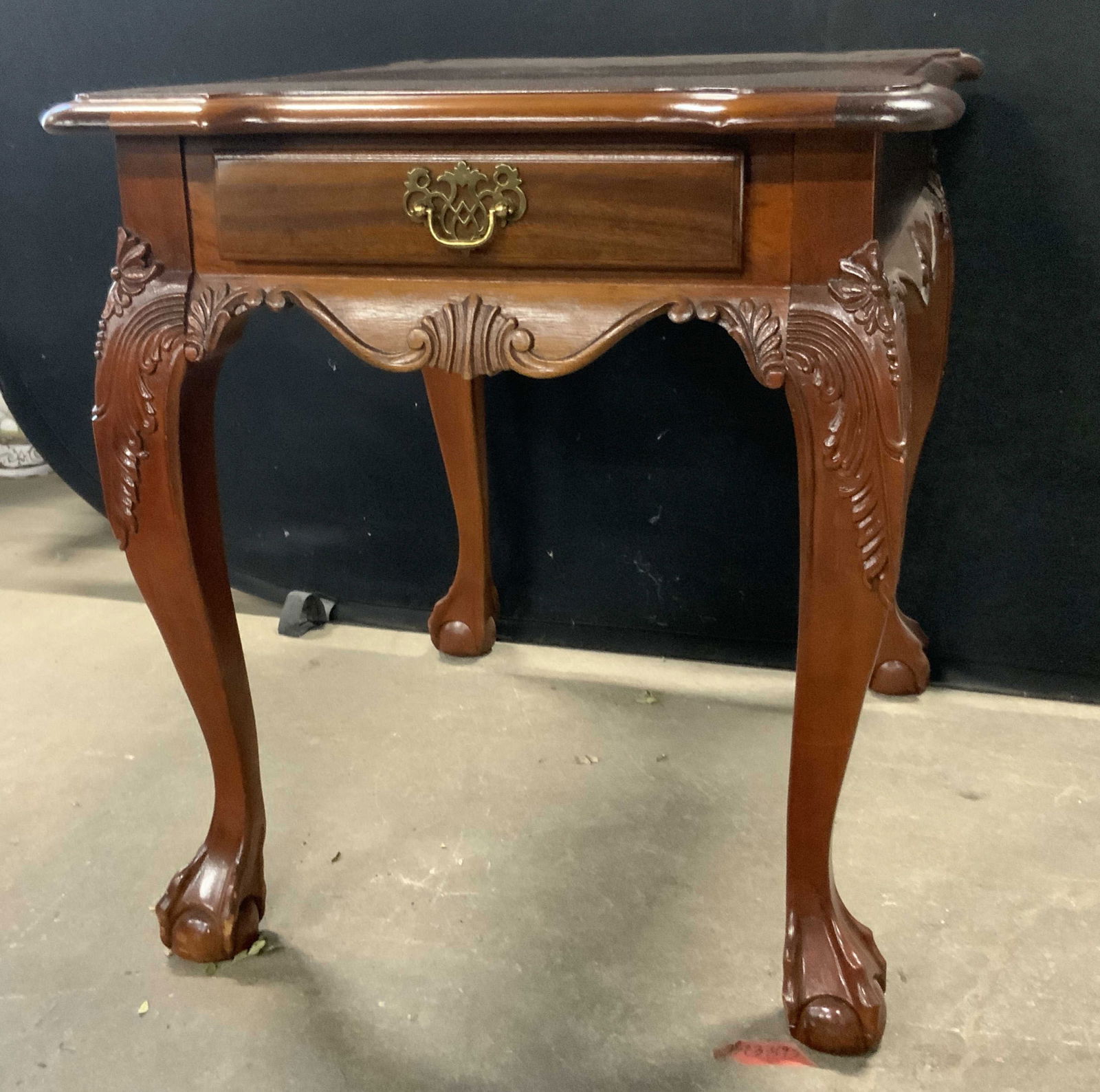 Chippendale Style Claw & Ball Footed End Table (1 of 11)