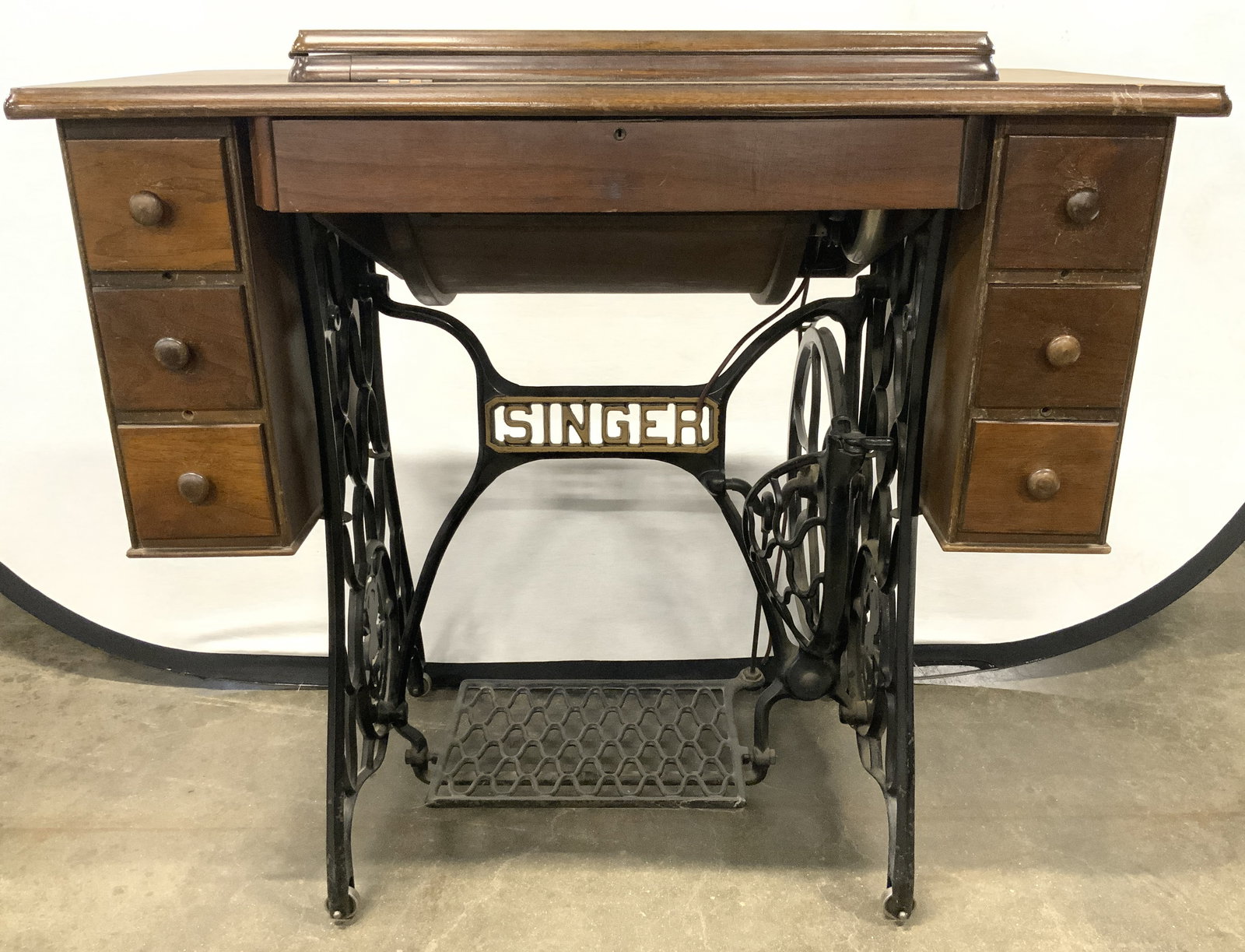 SINGER Vintage Wood & Iron Sewing Machine Table (1 of 9)