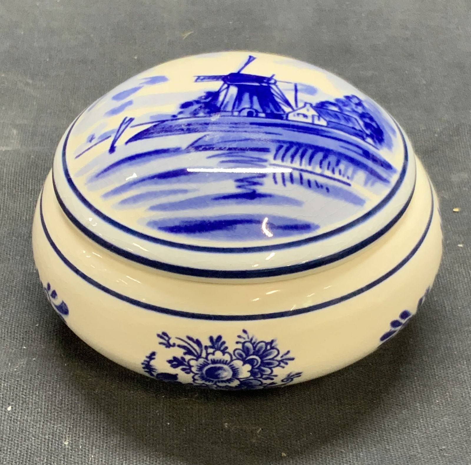 Vntg Delftware Porcelain Windmill Lidded Box (1 of 6)