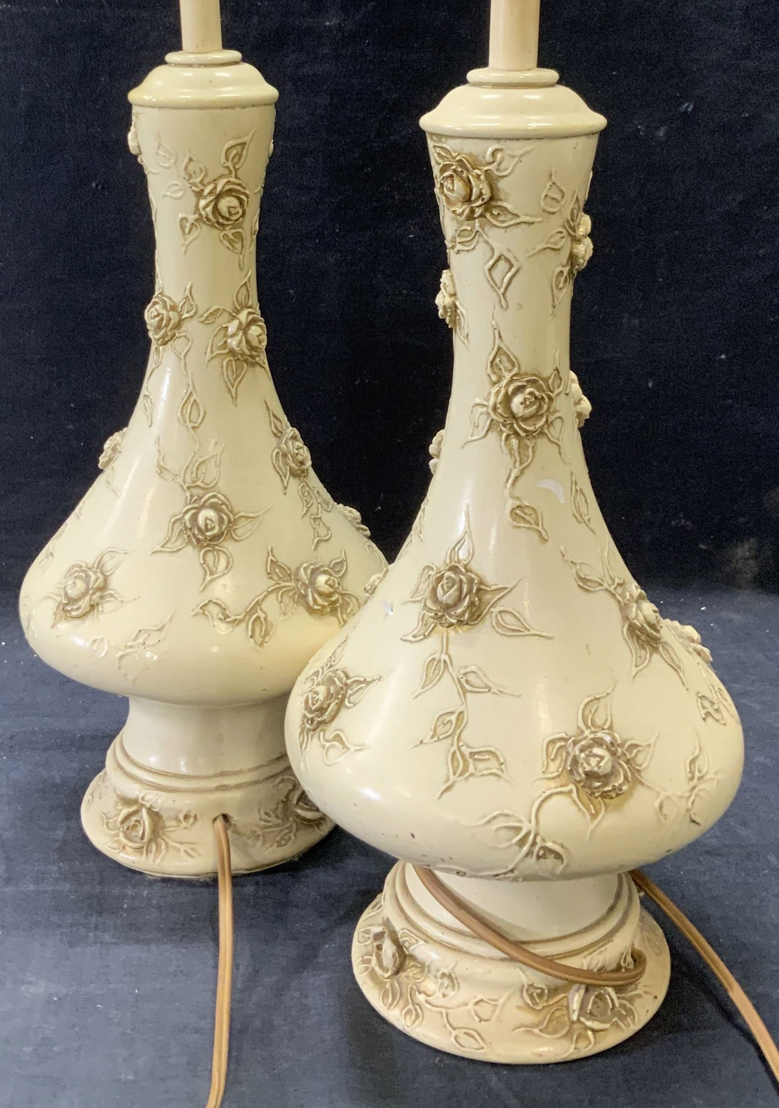 Pair Mid Century Table Lamps w Roses (1 of 9)