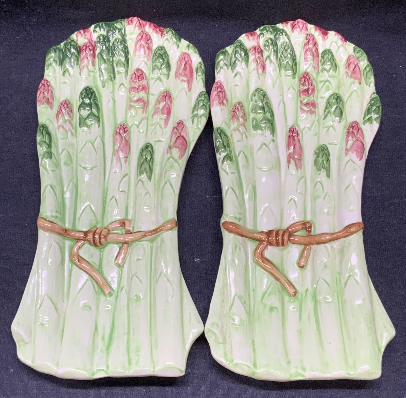 Pr Italian Majolica Ceramic Asparagus Motif Plates (1 of 8)