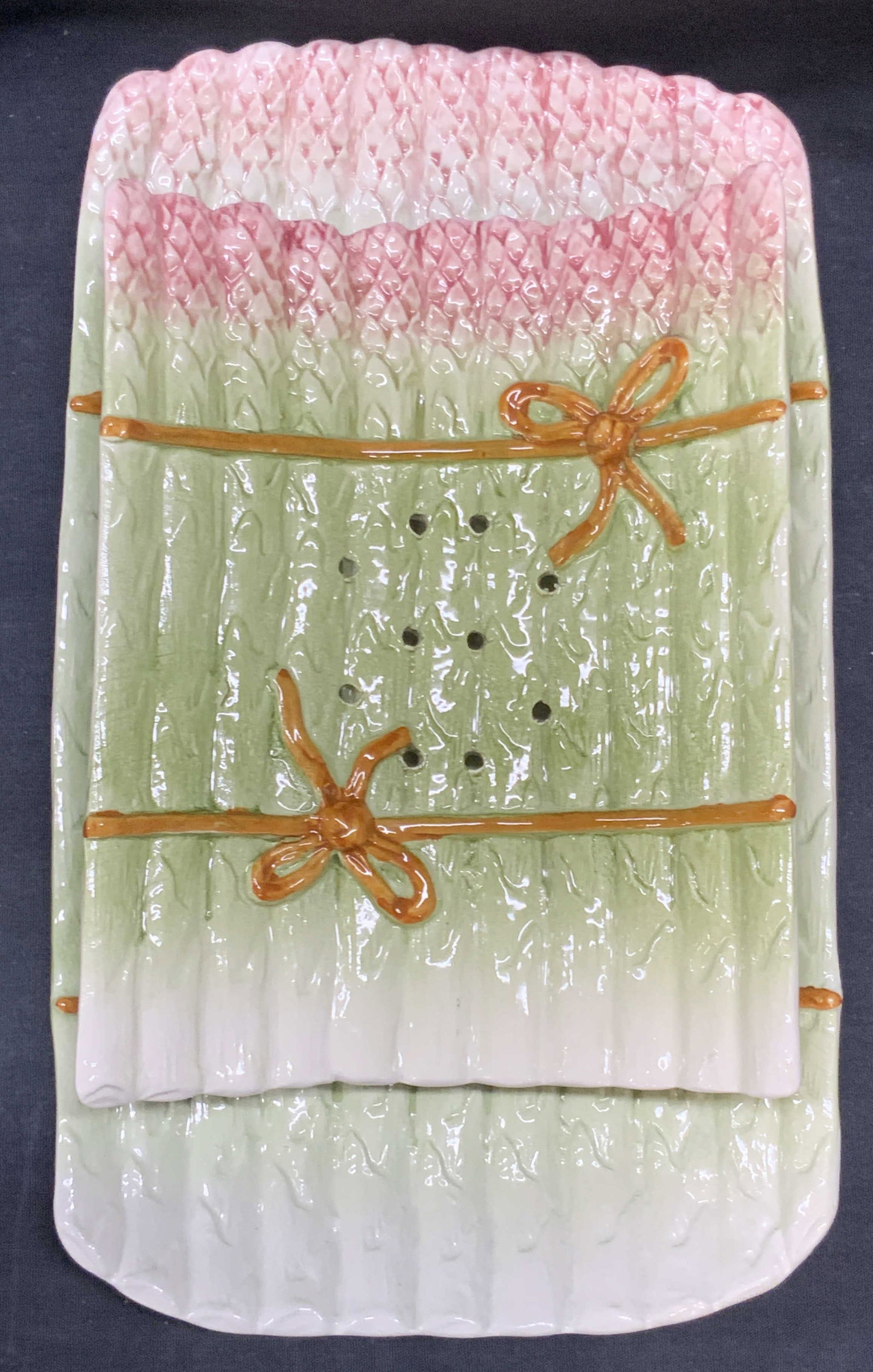 2 Vintage Majolica Asparagus Platter & Sieve Plate (1 of 10)