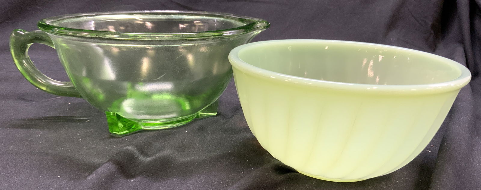 Lot 2 Anchor Hocking & Fire King Ware Glass Vessels (1 of 7)